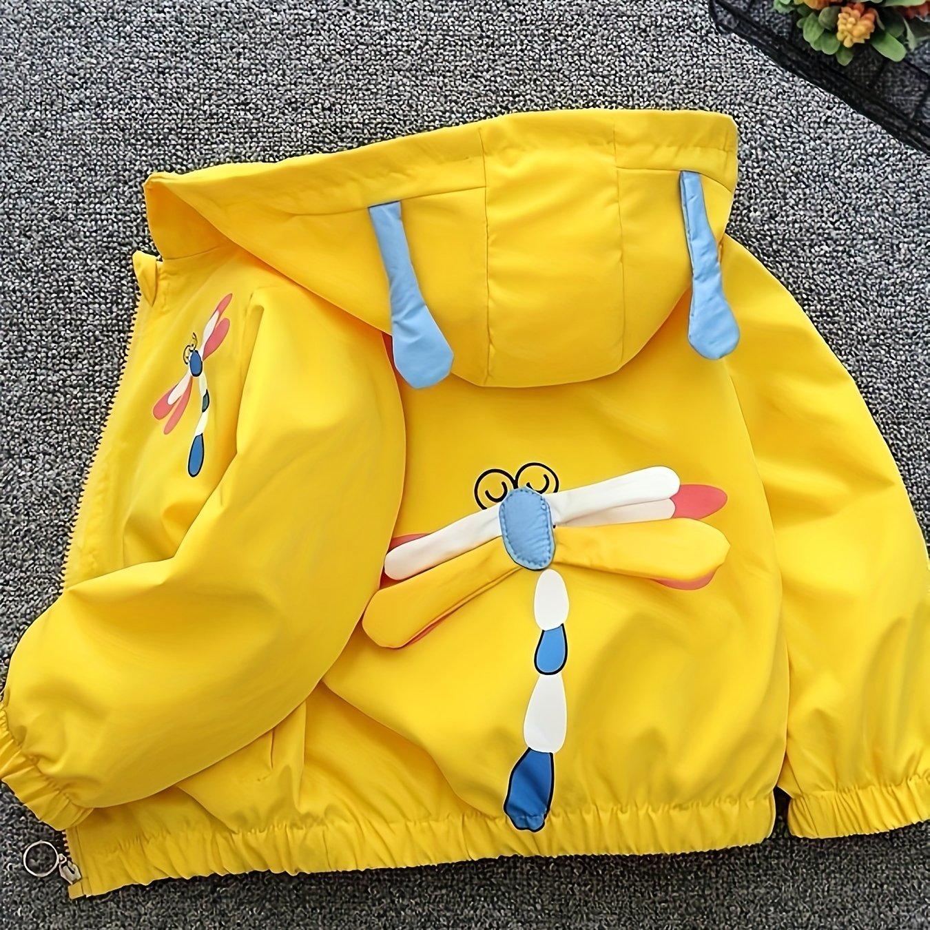 Детский легкий розовый ветровка с капюшоном, с мультяшным лицом и бантом