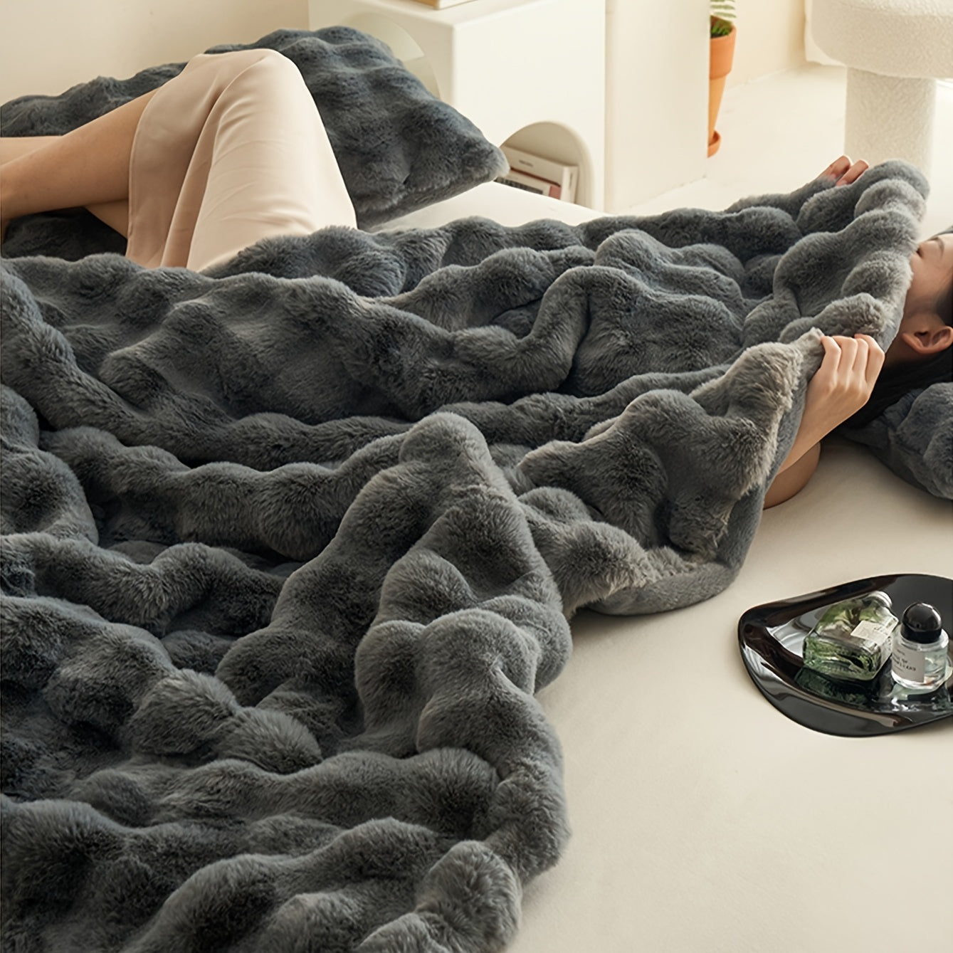 Faux Rabbit Fleece Blanket Solid Color Cozy Throw for Couch Camping Travel Napping