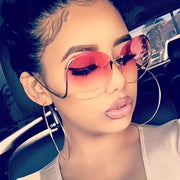 Yoshlar uchun keng ko'zoynaklar, yozgi plyaj partiyalari uchun