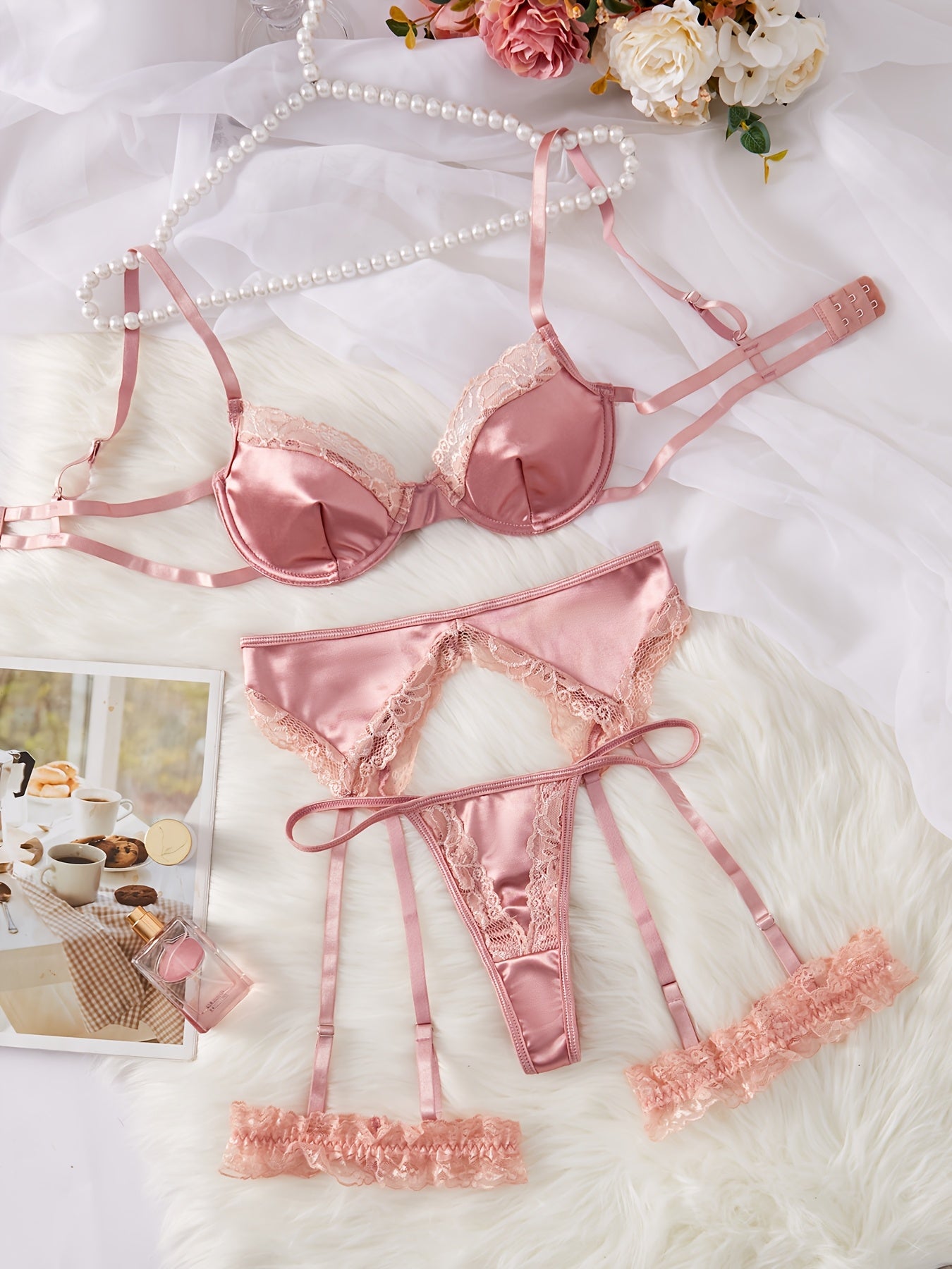 Распродажа Осень/Зима: Женский комплект кружевного бюстгальтера с thong, поясом для чулок и кольцами для ног