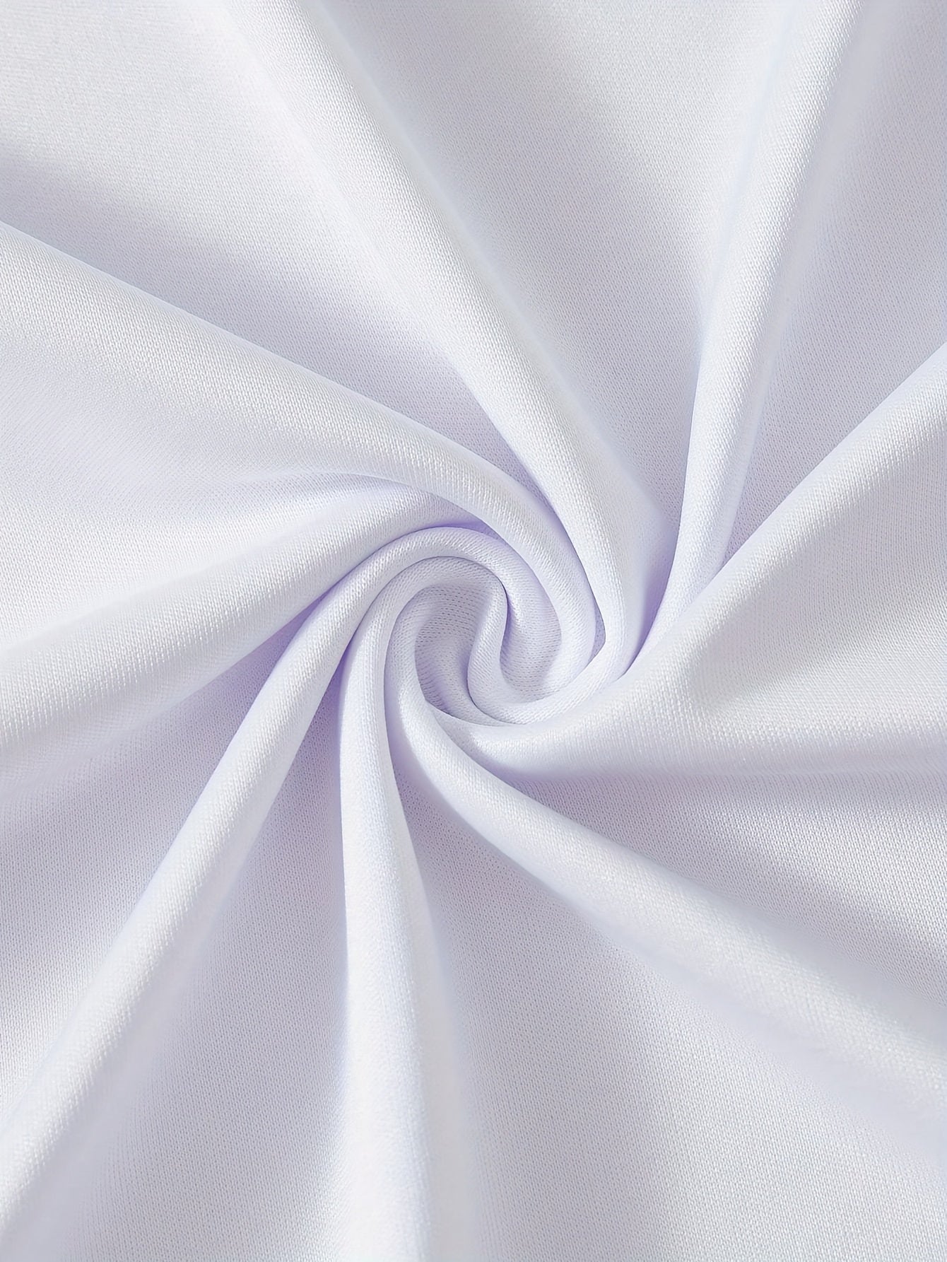 100% Paxta Erkaklar uchun "Nah... Men Yaxshi" dizayni bilan grafik futbolka. Yengil, erkin kesim, yumshoq bo'yin va qisqa yenglar bilan. Mashinada yuvish mumkin va katta o'lchamlarda mavjud.