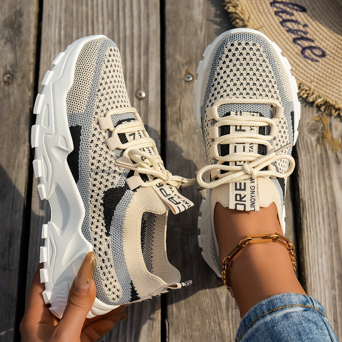 Women’s Athletic Sneakers Breathable Mesh Low-Top Casual Shoes