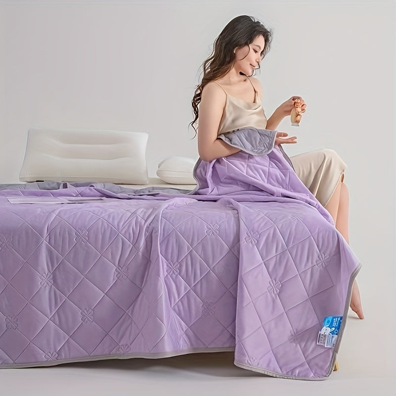 Summer Quilt with Ultrasonic Embossed Design 100% Polyester Breathable Lightweight Cooling Bedding
