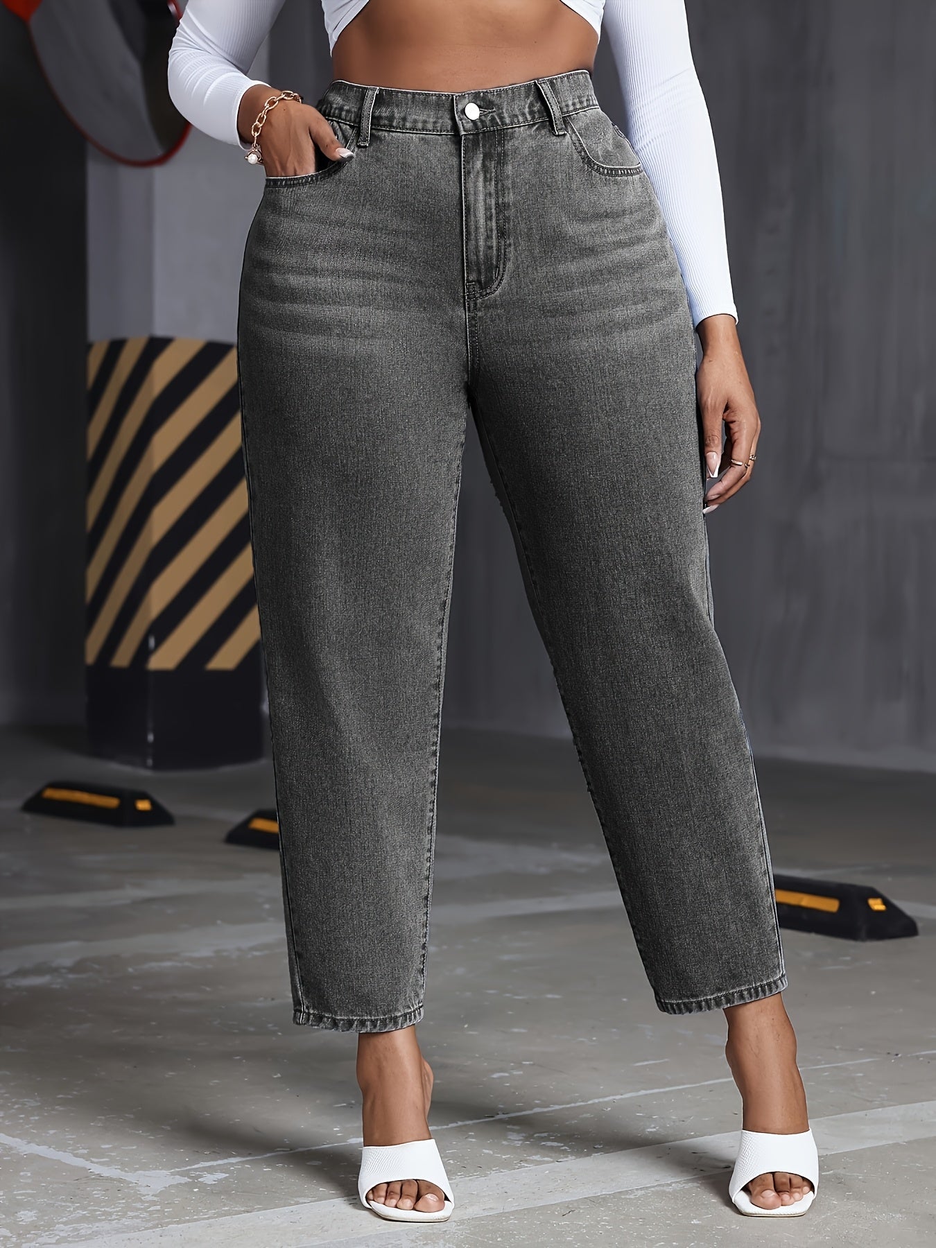 Plus Size Women's Tapered Jeans High Waisted Light Blue Denim