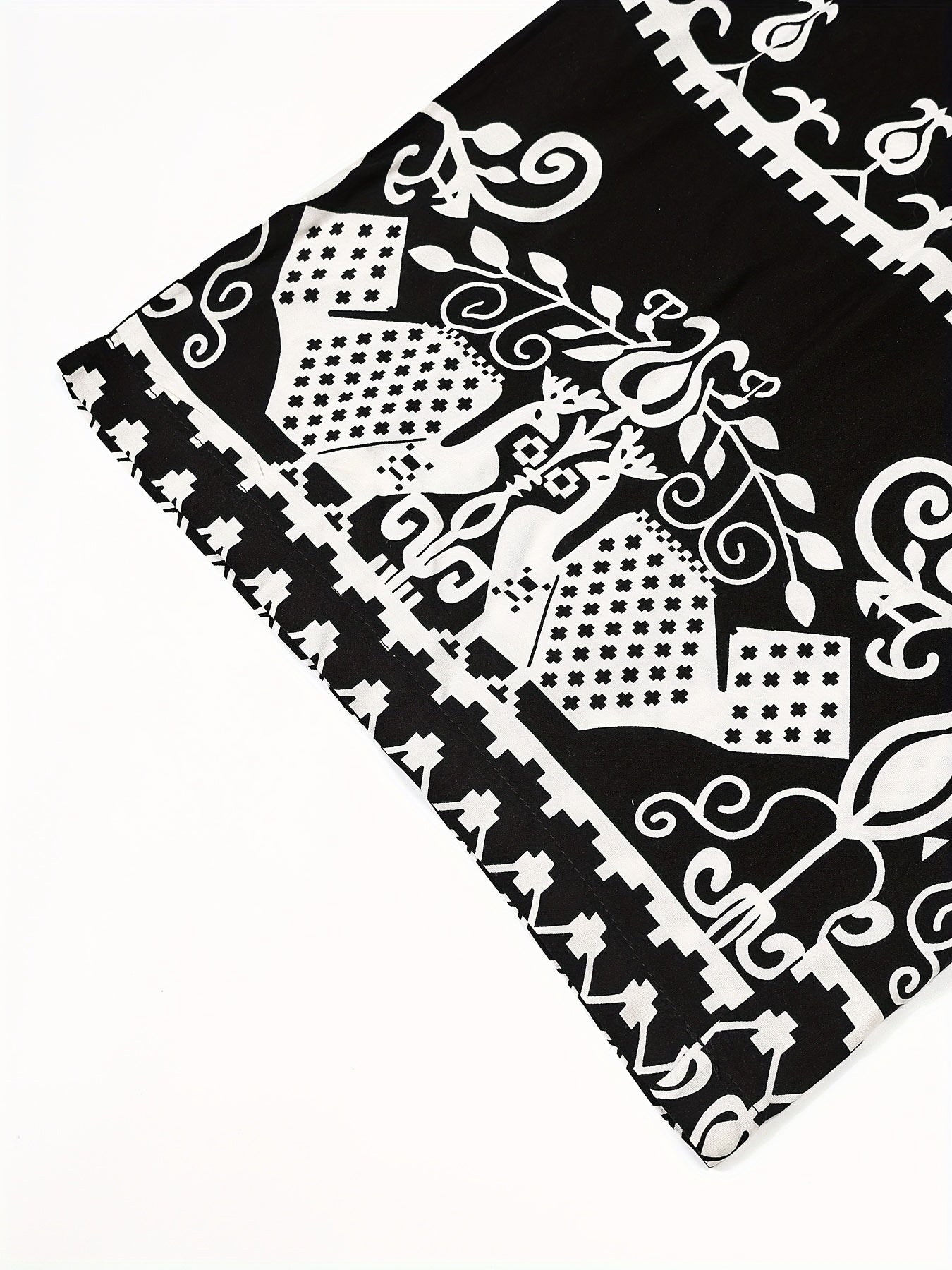 Women's Plus Size Black and White Lace-Up Bermuda Shorts Casual Vacation Floral Print