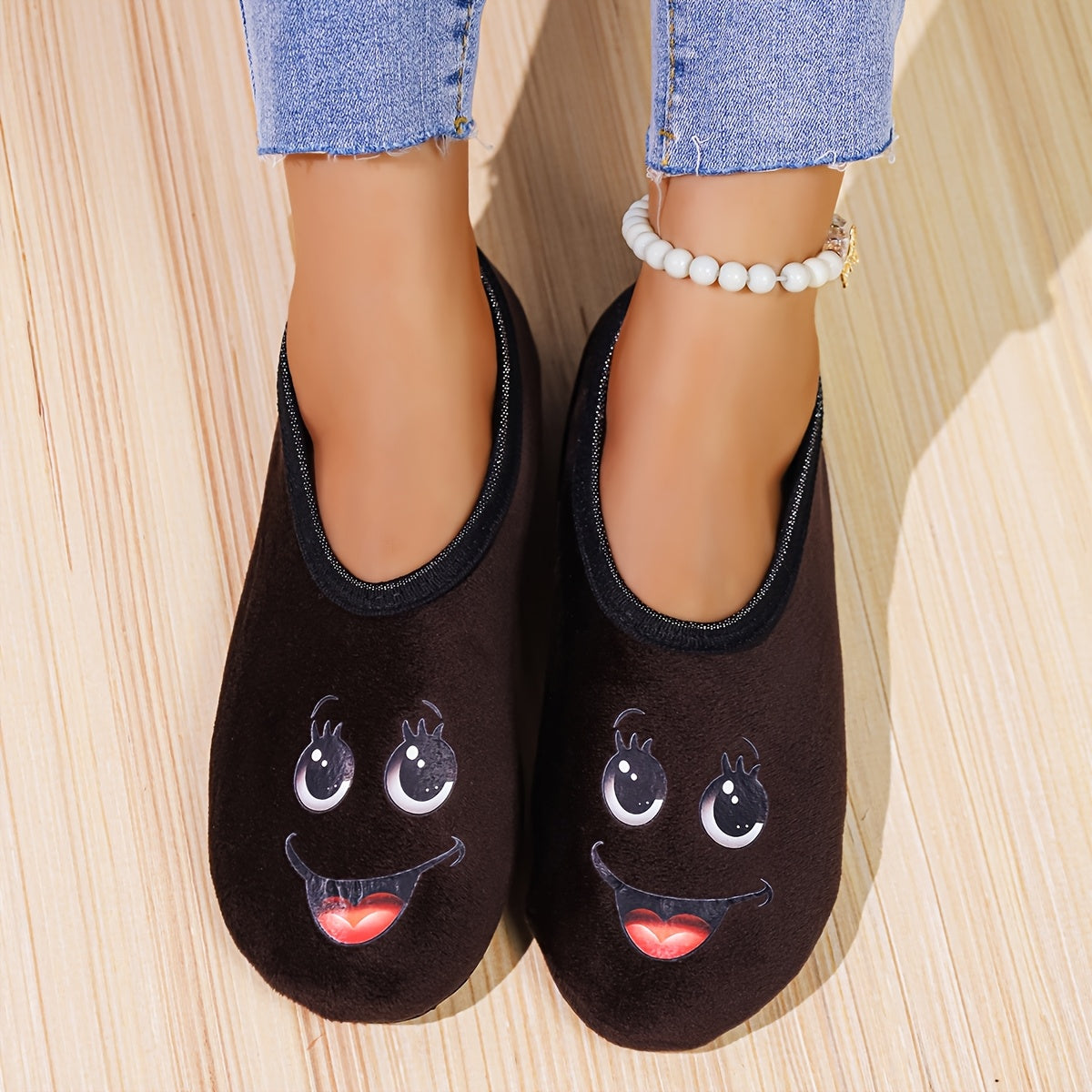 Women's Slip-On Slippers Breathable Fabric Soft Sole Indoor Outdoor Shoes