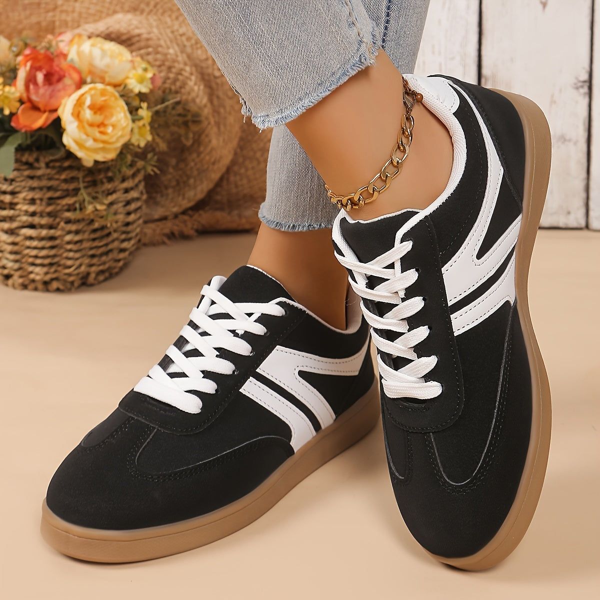 Women's Breathable Knit Sneakers Low Top Solid Color Summer Walking Jogging