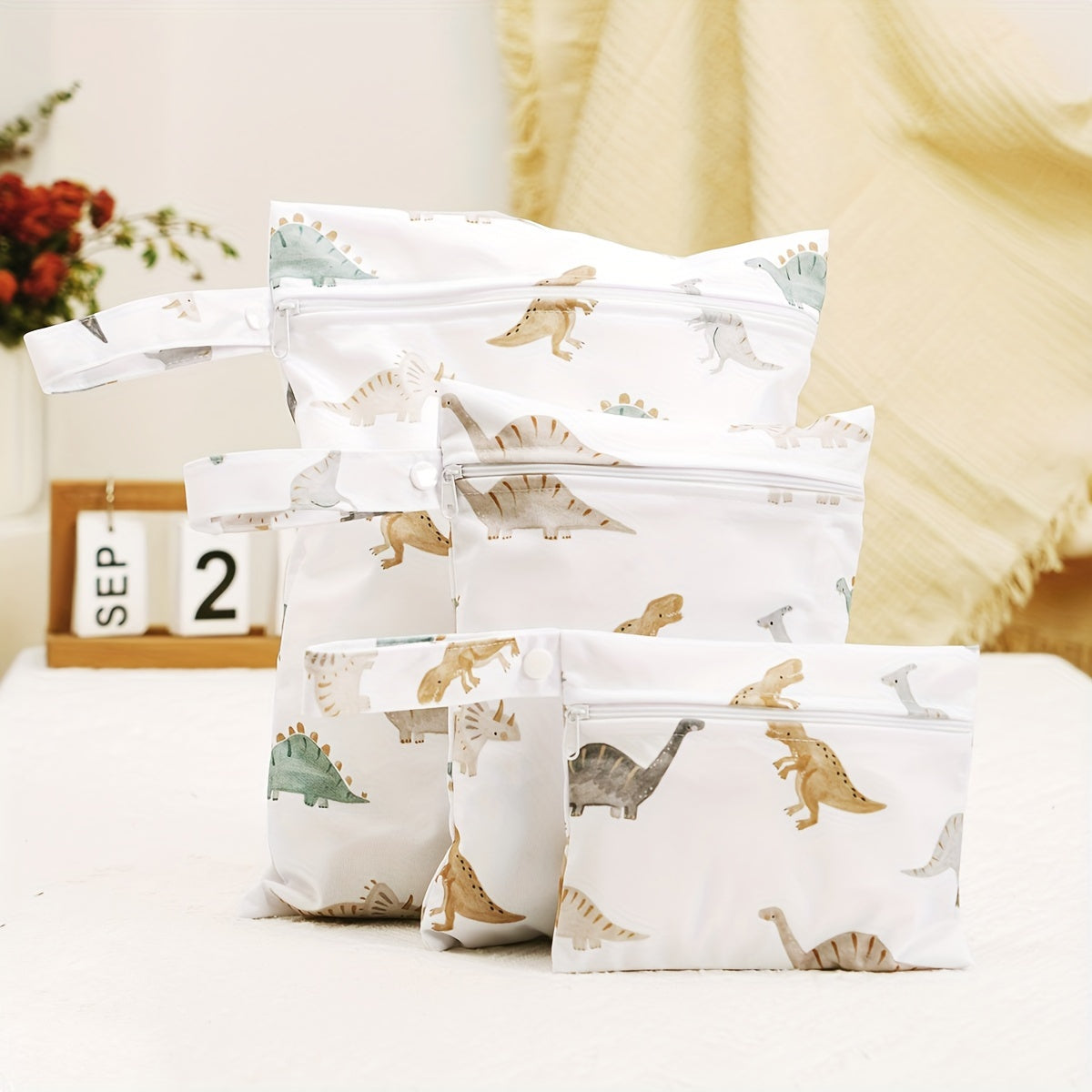 3 ta suv o'tkazmaydigan mato pampers saqlash sumkasi to'plami, bitta cho'ntakli yuviladigan nam-quruq sumkalar; suzish kiyimlarini saqlash uchun mukammal