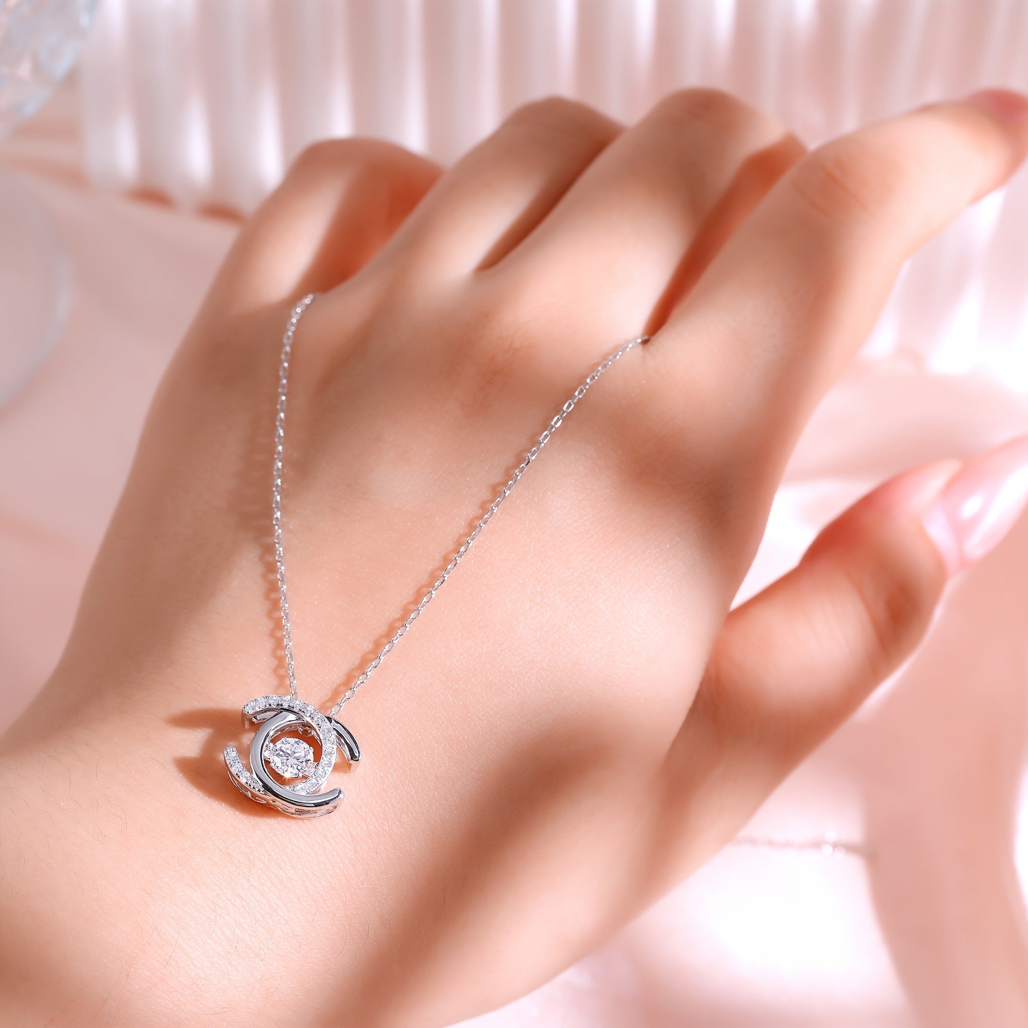 0.5ct Moissanite taqinchoqli uzuk, S925 kumushda, GRA sertifikati bilan