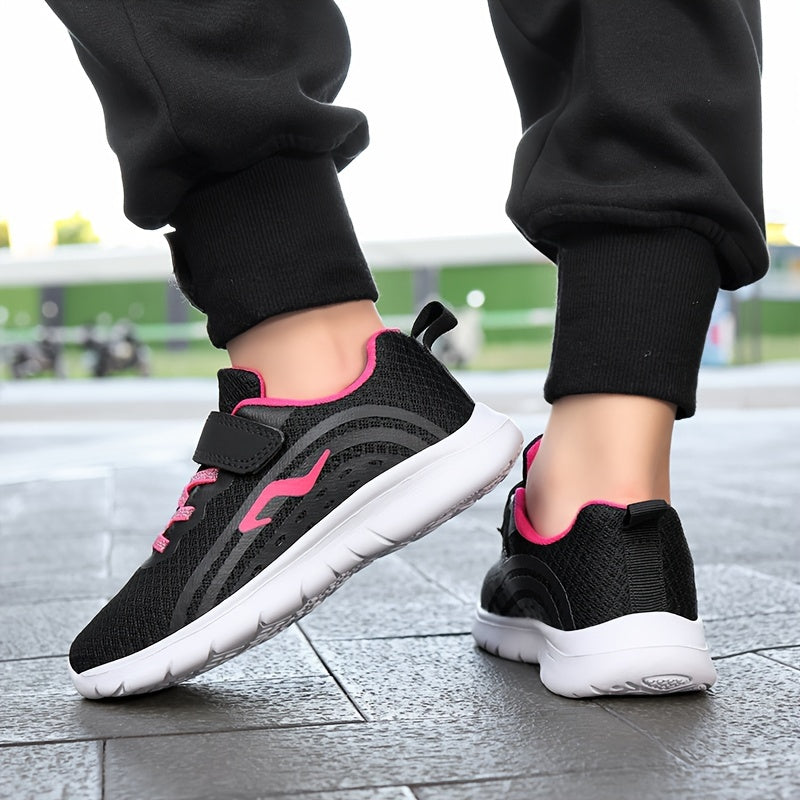 Qizlar uchun qora va pushti dizayndagi nafas oladigan to'rli krossovkalar, yugurish va tasodifiy kiyim uchun yopish va shoelace bilan.