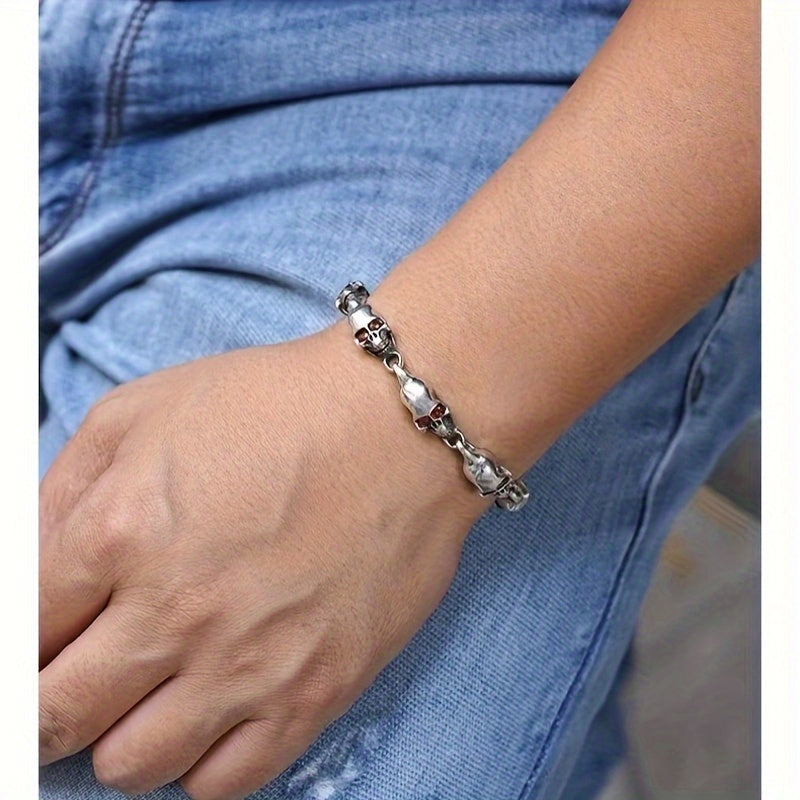 Vintage uslubidagi 925 sterling kumush Gotik qurbongoh bilaguzuk, ajralib turadigan qizil ko'z charmiga ega. Ushbu sozlanadigan punk uslubidagi zargarlik juftlar uchun ideal bo'lib, kundalik kiyim va musiqa festivallari uchun mukammaldir.