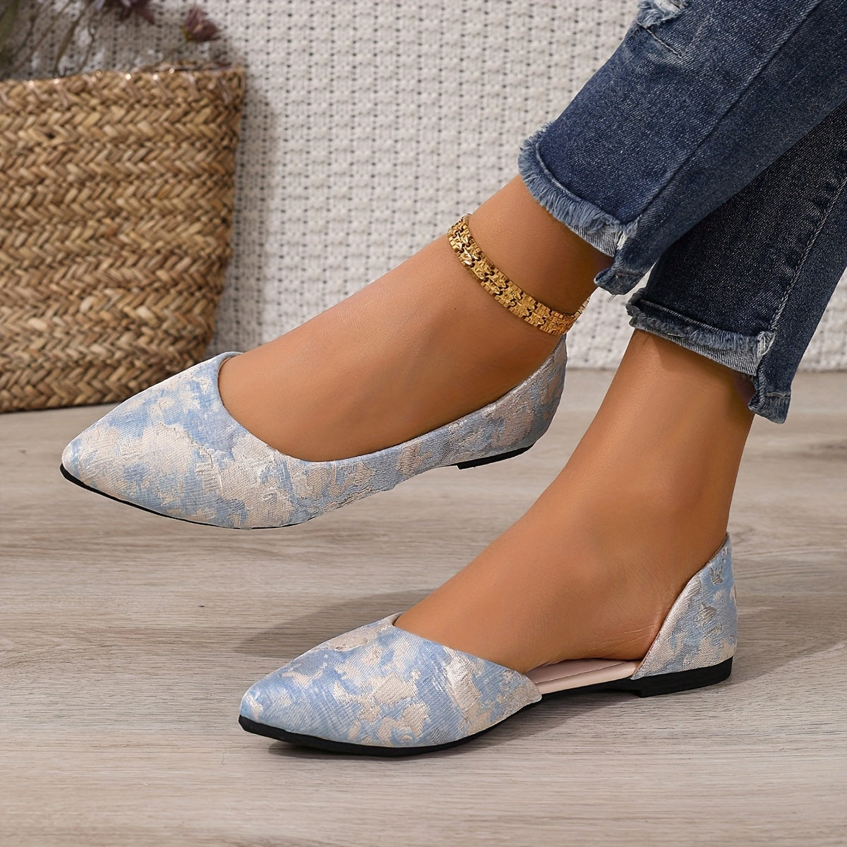 Zapatos planos bordados para mujer con recortes laterales