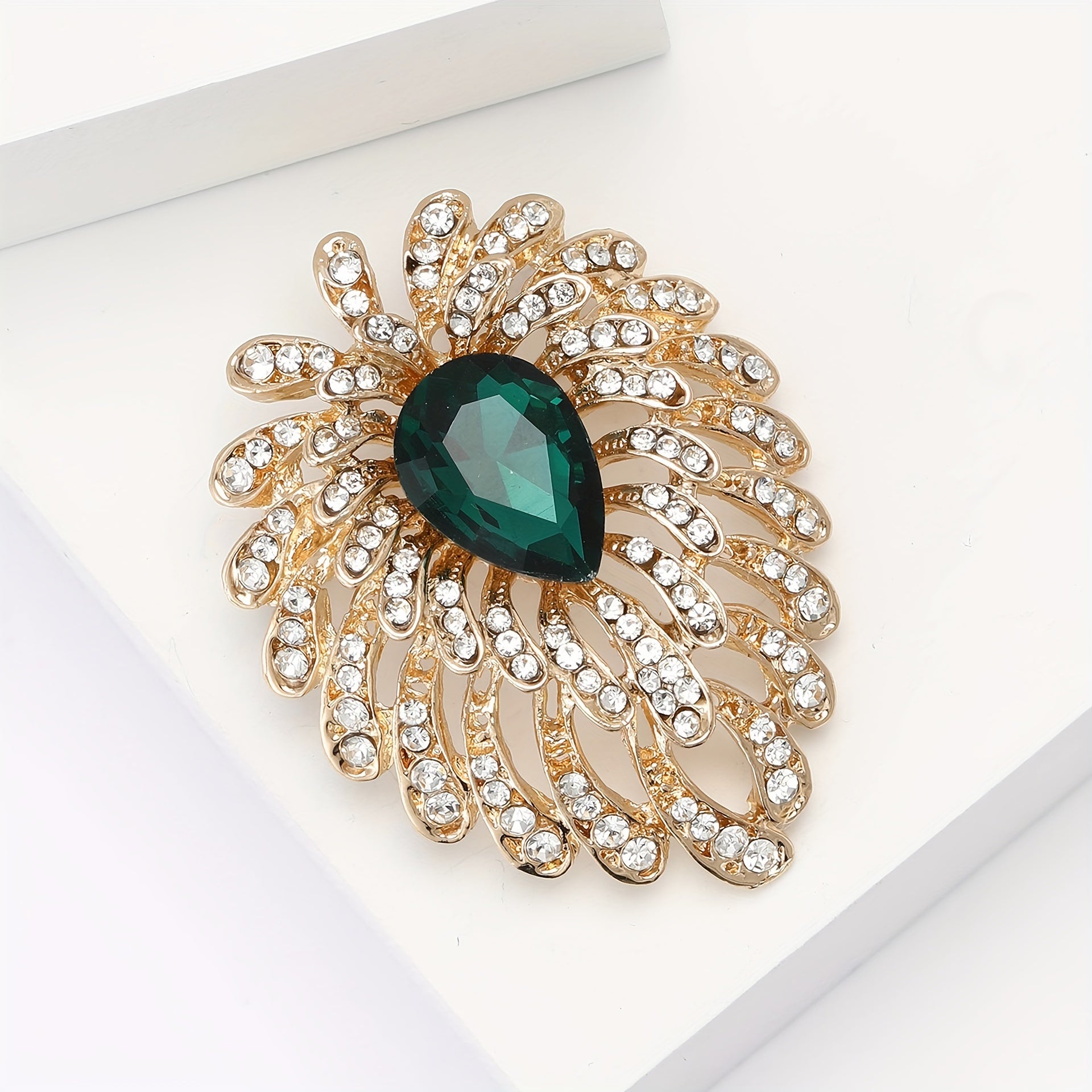 Women’s Heart-Shaped Alloy Brooch with Rhinestone Tassel Fireworks for Suits and Cardigans