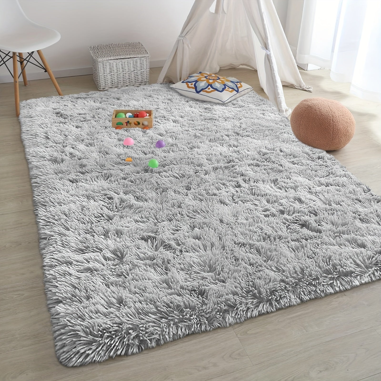 Plush Long-Hair Carpet for Bedroom or Living Room, Soft and Thick