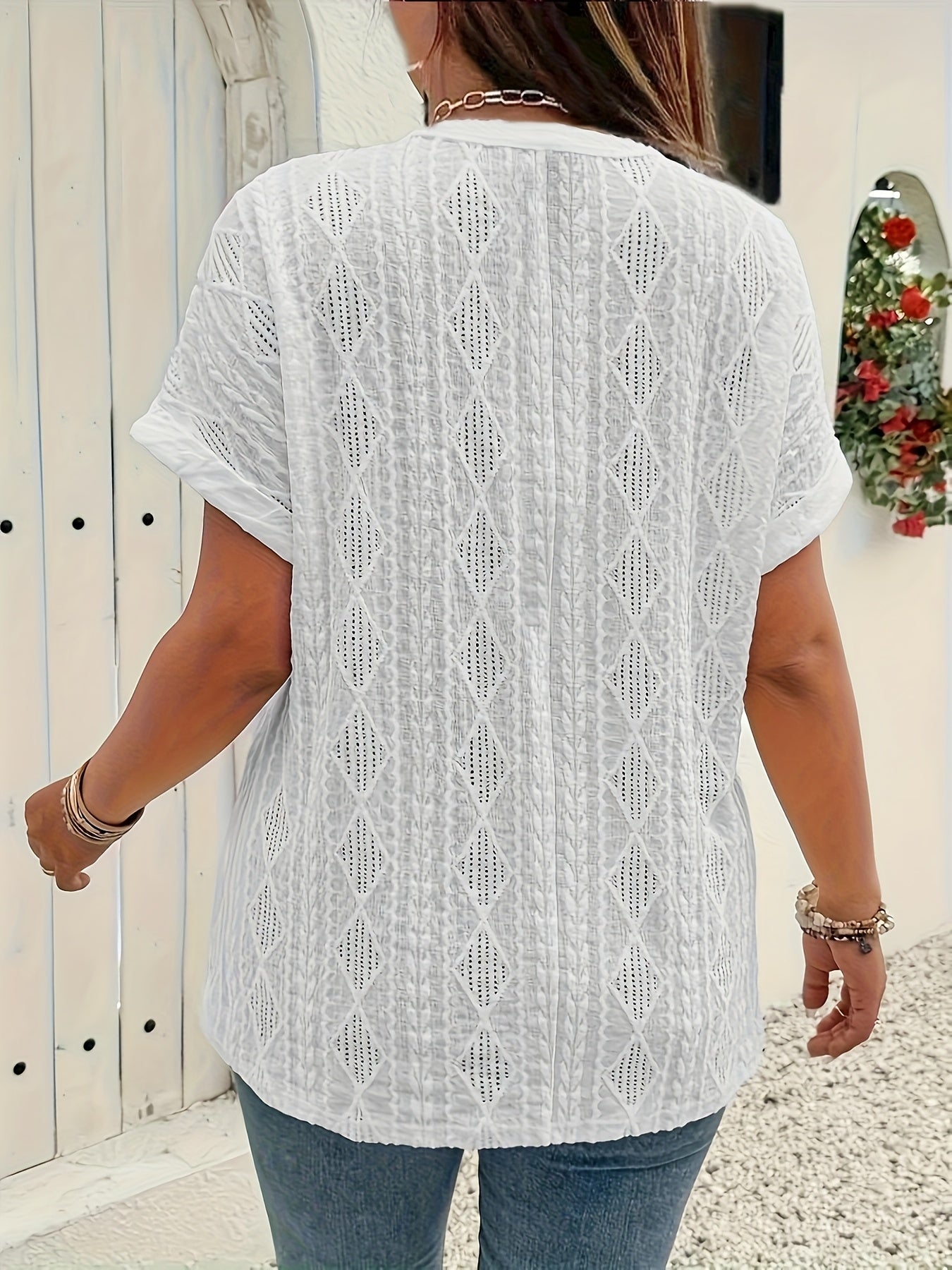 Plus Size Women's Light Green Jacquard V-Neck Short Sleeve Blouse