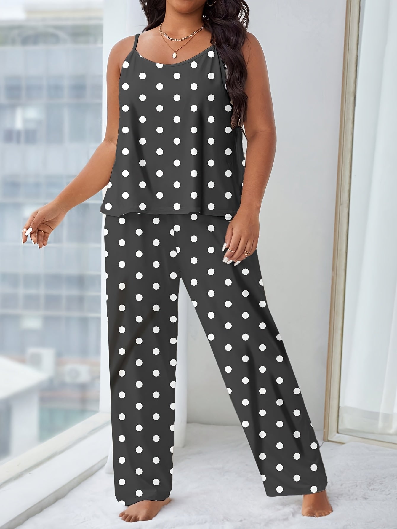 Женский комплект ночной одежды больших размеров с желтым горошком и безрукавными широкими брюками