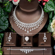 Conjunto de joyería de zirconia cúbica elegante para mujeres con collar, pendientes, anillo y pulsera