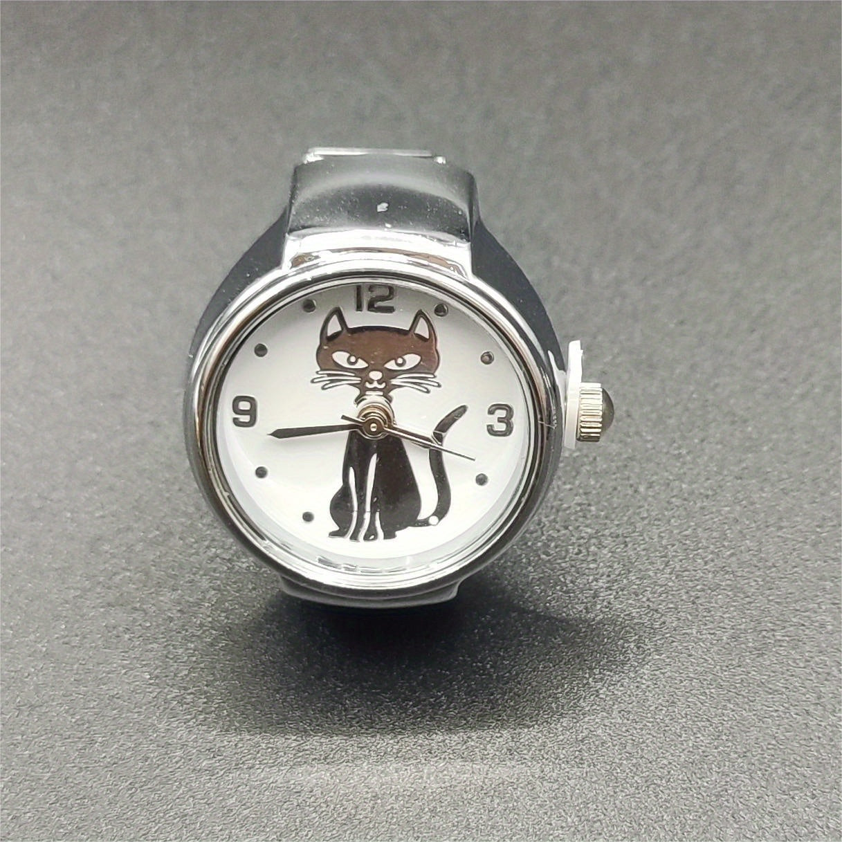 Small Cat Design Round Quartz Watch for Women Gold Silver Finger Ring Style