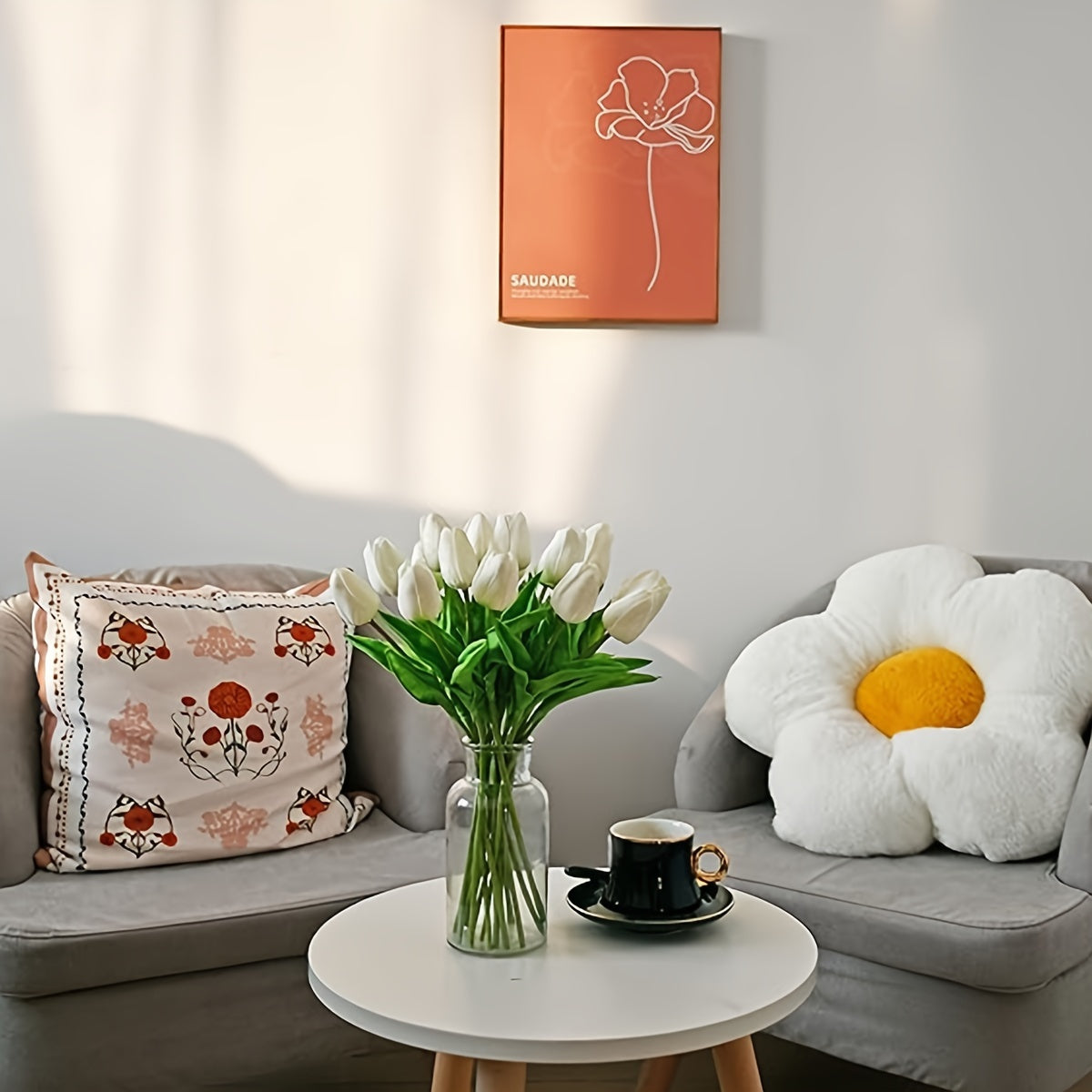 5 реалистичных искусственных белых тюльпанов с ощущением настоящих, идеально подходящих для весеннего декора, свадеб и центральных композиций для домашнего офиса. Батарейки не требуются.