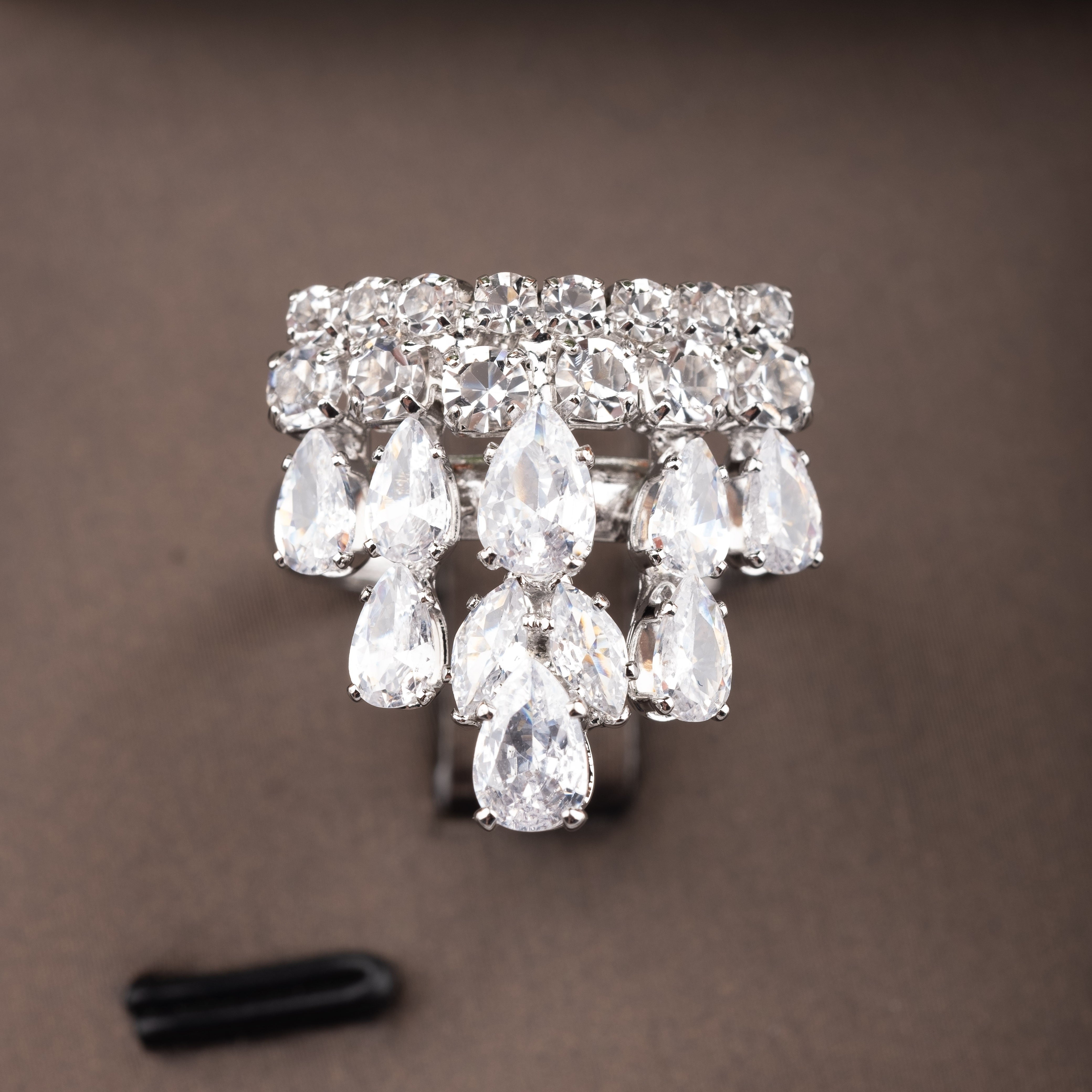 Роскошный арабский кубический цирконий кулон с капельками, идеальный для свадебных банкетов и особых случаев.