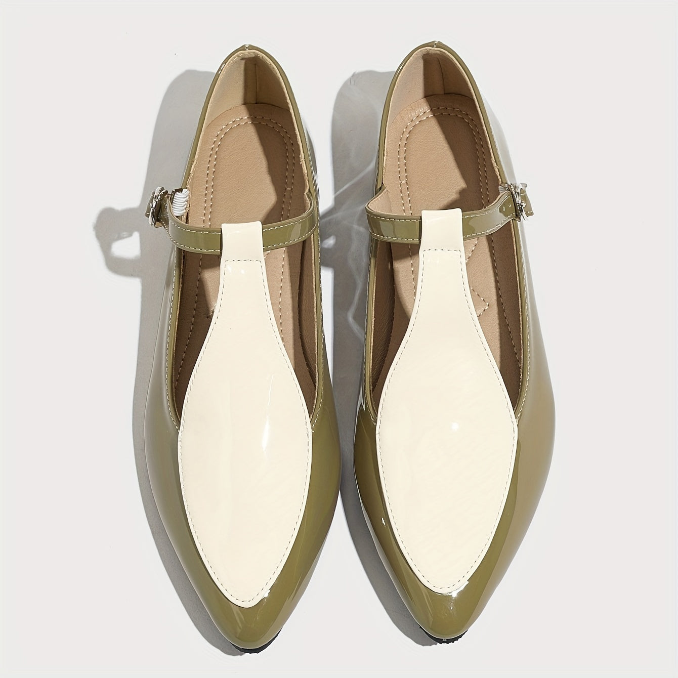 Women's Green Color-Block Mary Jane Flats with Pointed Toe Buckle Closure Lightweight TPR Sole