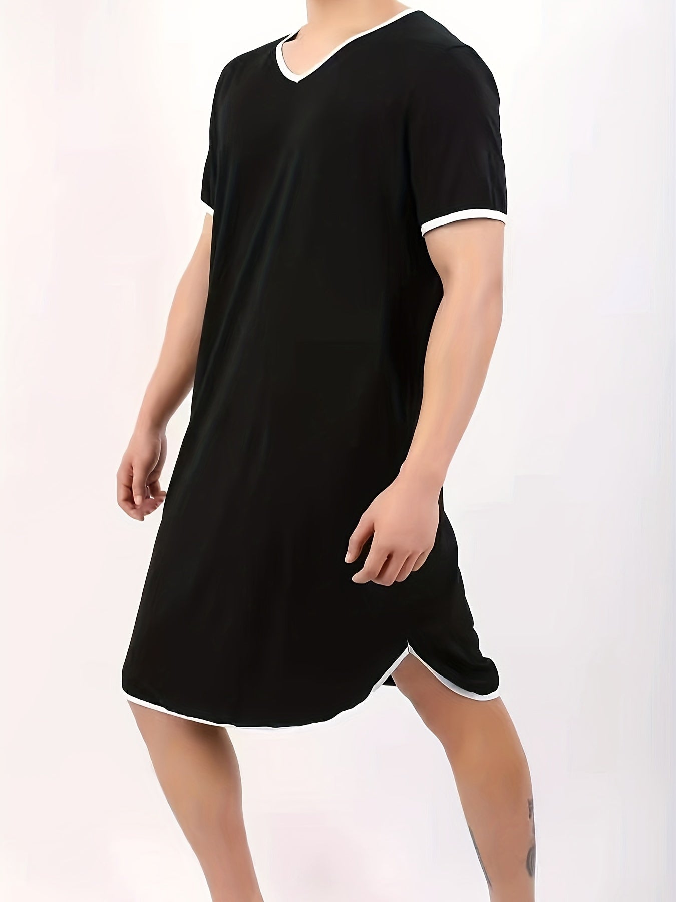 Men's Summer Stretch V-Neck Knee-Length Sleepwear Robe in Solid Color