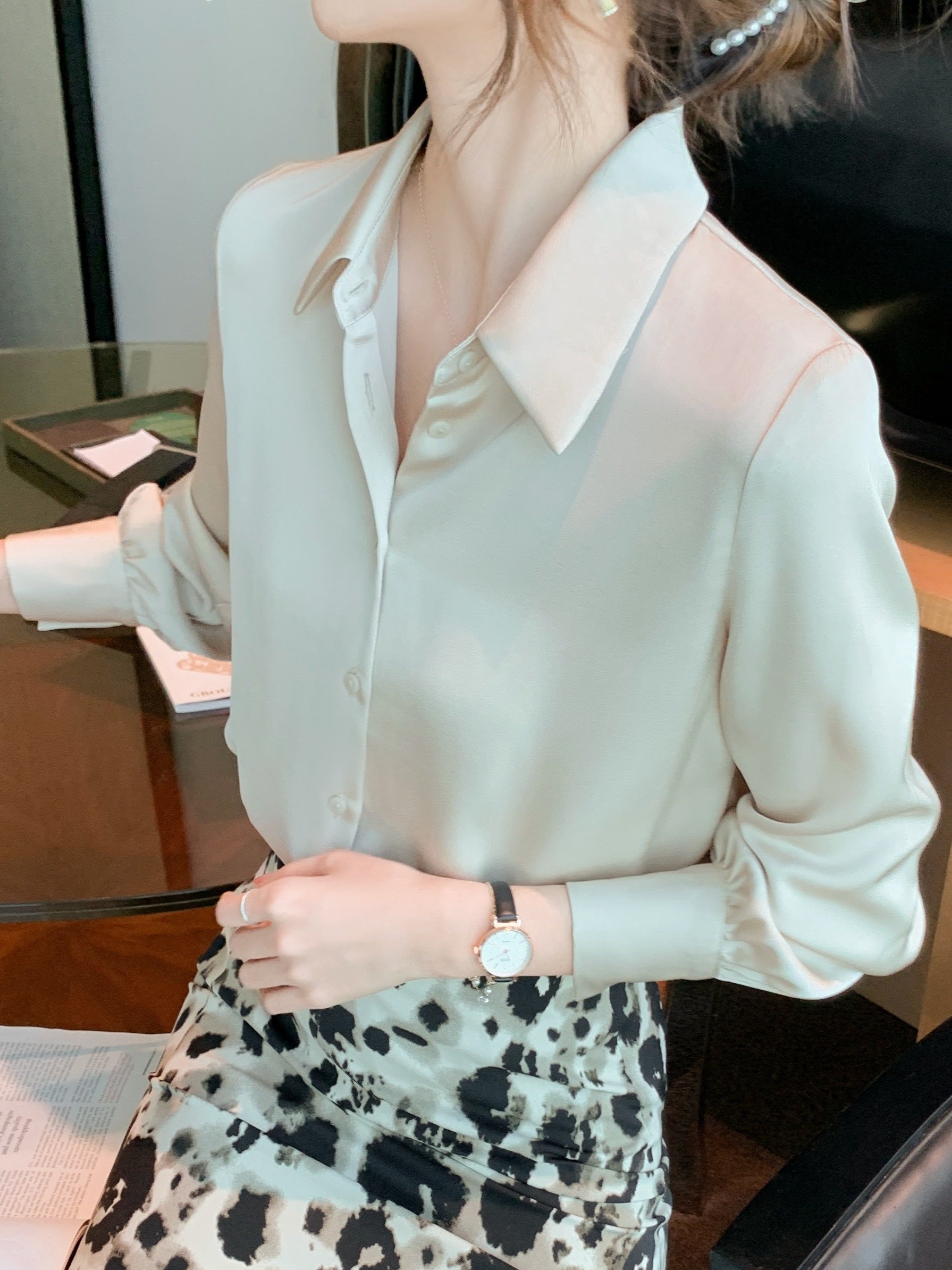 Women's Solid Color Long Sleeve Blouse Made of 100% Polyester with Lapel Collar and Button Details