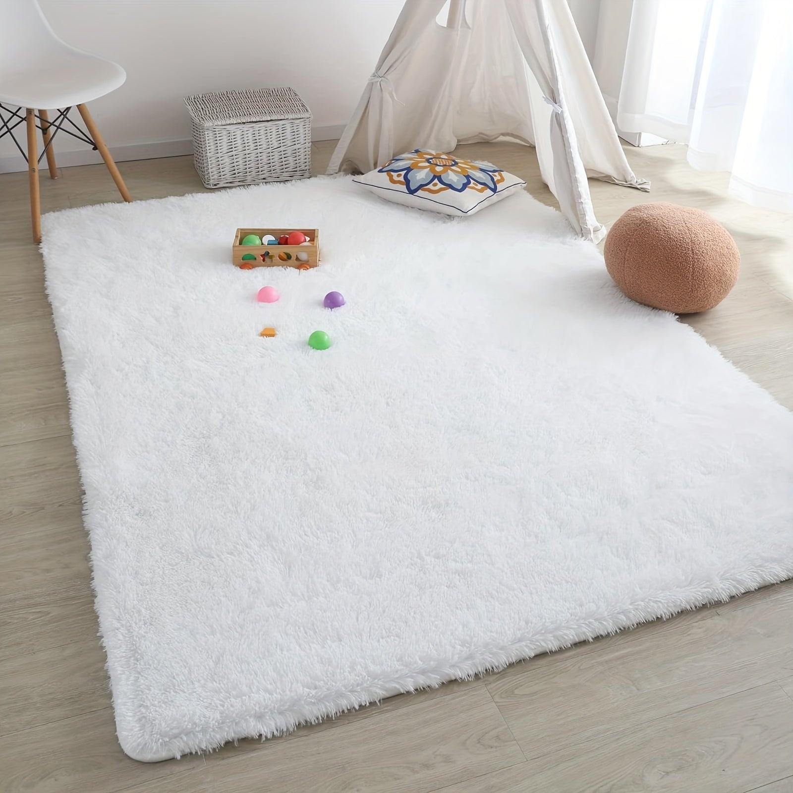 Plush Long-Hair Carpet for Bedroom or Living Room, Soft and Thick