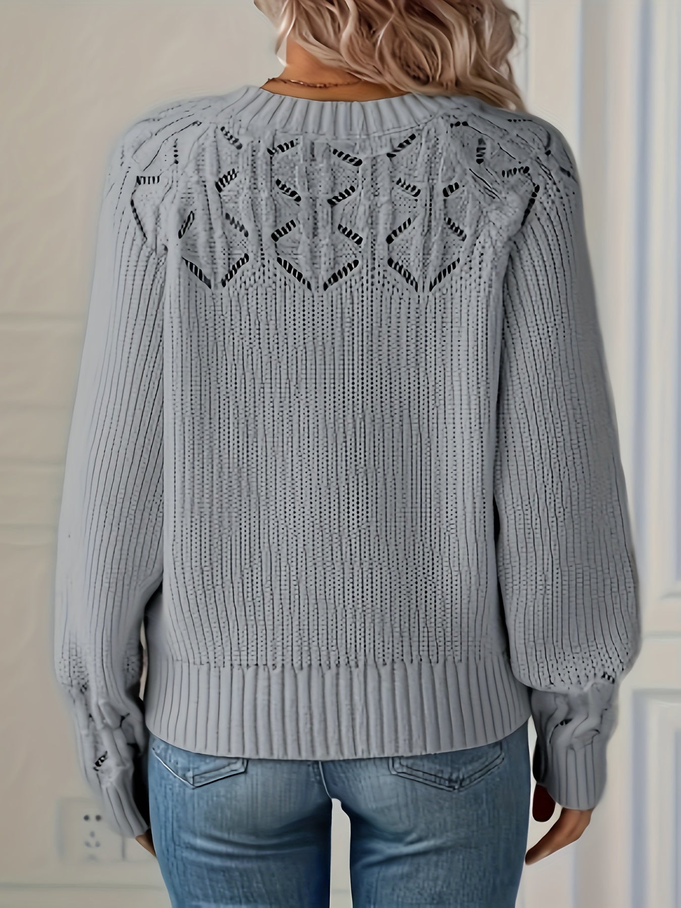 Ayollar uchun toqilgan uzun kofta, kuz qish, dumaloq bo'yin, qora