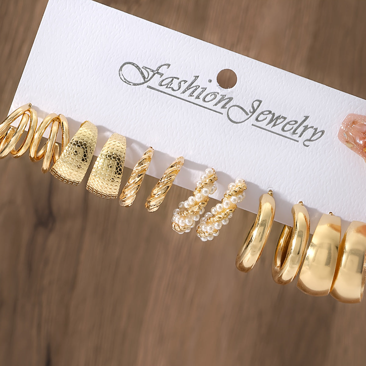 12-ta bo'lak minimalistik halqa sirg'alar, sun'iy marjon bilan bezatilgan, kundalik va bayram kiyimlari uchun zanglamas po'latdan yasalgan studlar