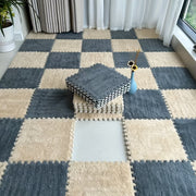 Juego de 24 alfombrillas de felpa floral entrelazadas de forma cuadrada para salón y dormitorio