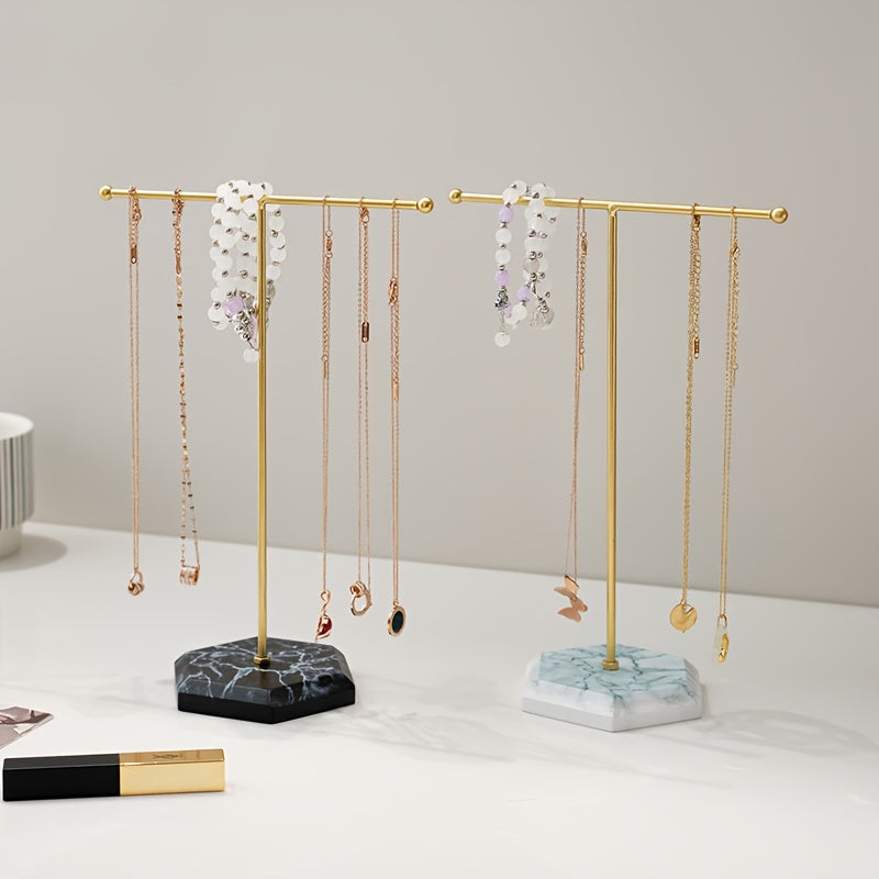 Skandinav uslubidagi zargarlik buyumlarini tashkil etuvchi, ajraladigan MDF ko'rsatkich standi bilan, quloq taqichlari, uzuklar va bilaguzuklar uchun