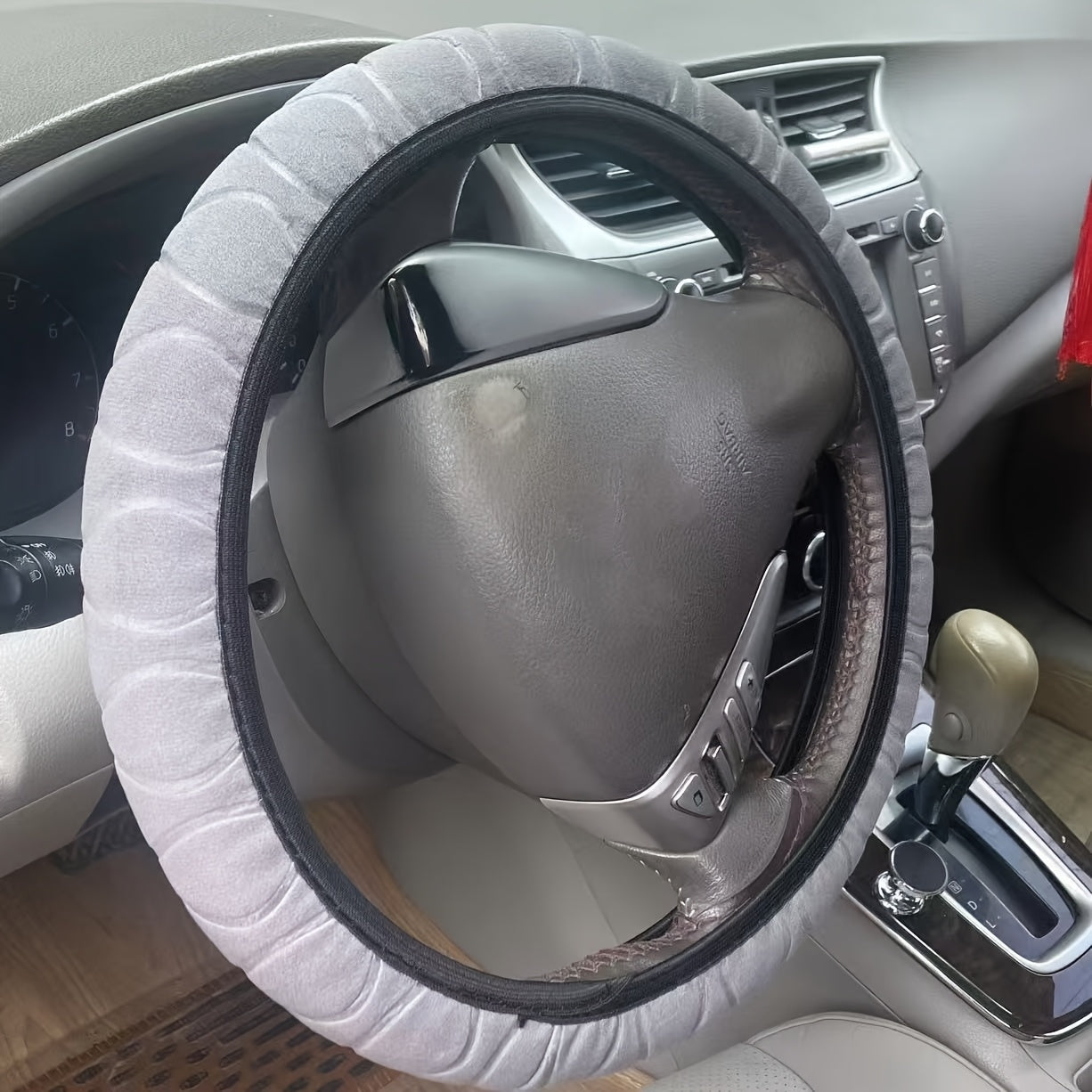Universal Fit Flannel Velvet Steering Wheel Cover Non-Slip Warm Winter Car Protector