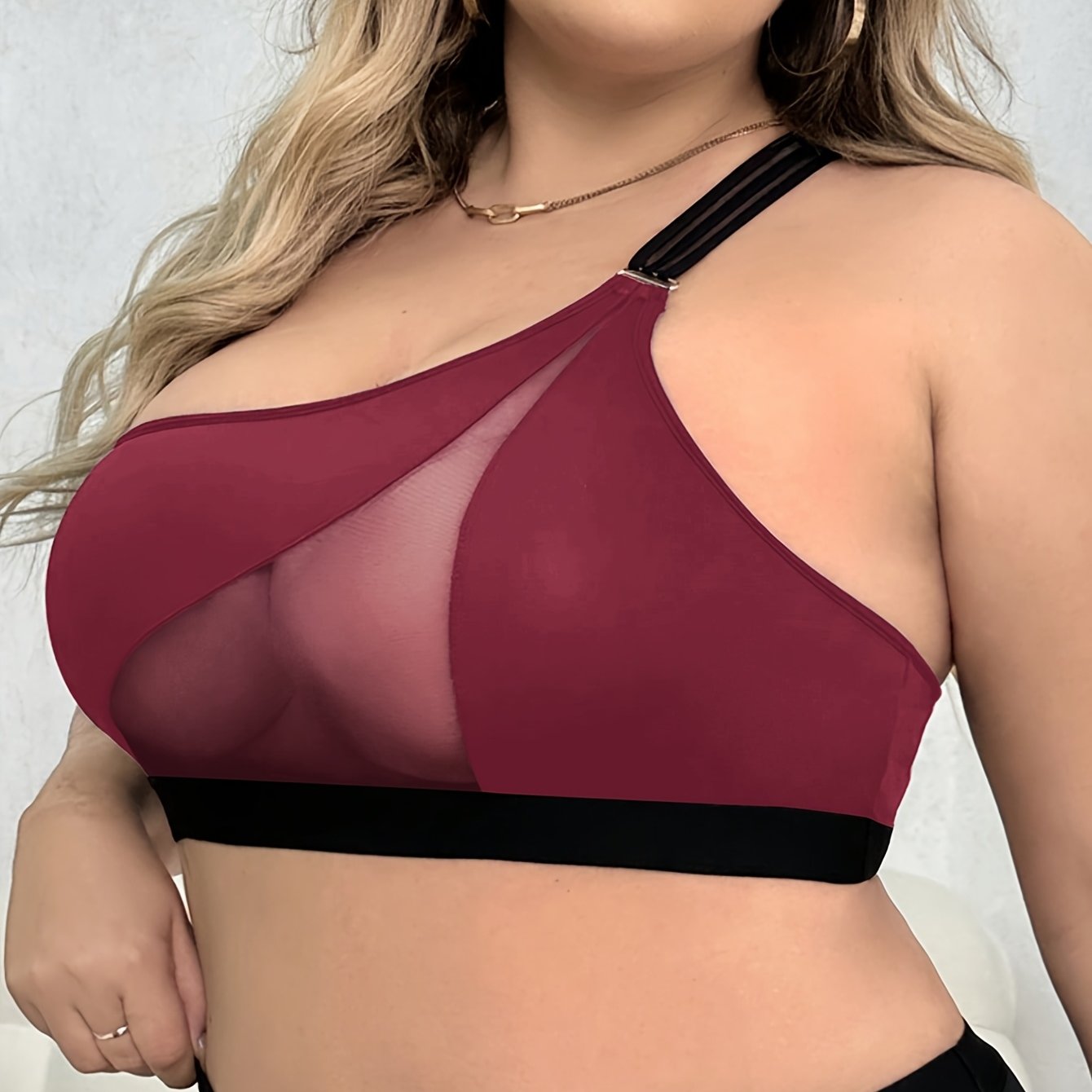 Ayollar uchun kattaroq o'lchamdagi halter top nafas oladigan polyester bo'sh orqa erkin fit kamzul