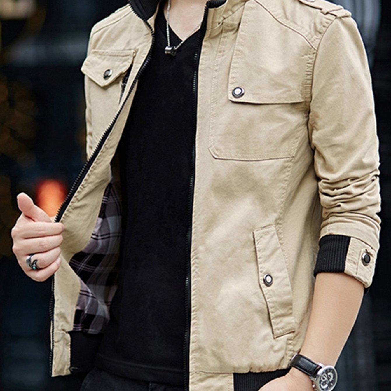 Erkaklar uchun bir rangli kargo jakketi, ko'p cho'ntakli dizayn, zamonaviy uzun qo'lqopli turli xil ko'ylak. Tashqi faoliyatlar uchun mukammal, ajoyib sovg'a bo'ladi.