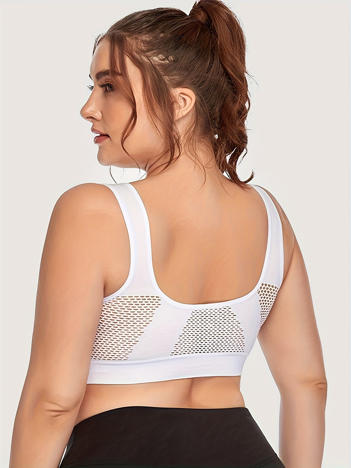 Plus-Size Women's Breathable Mesh Yoga Bra Solid Color Hollow Design