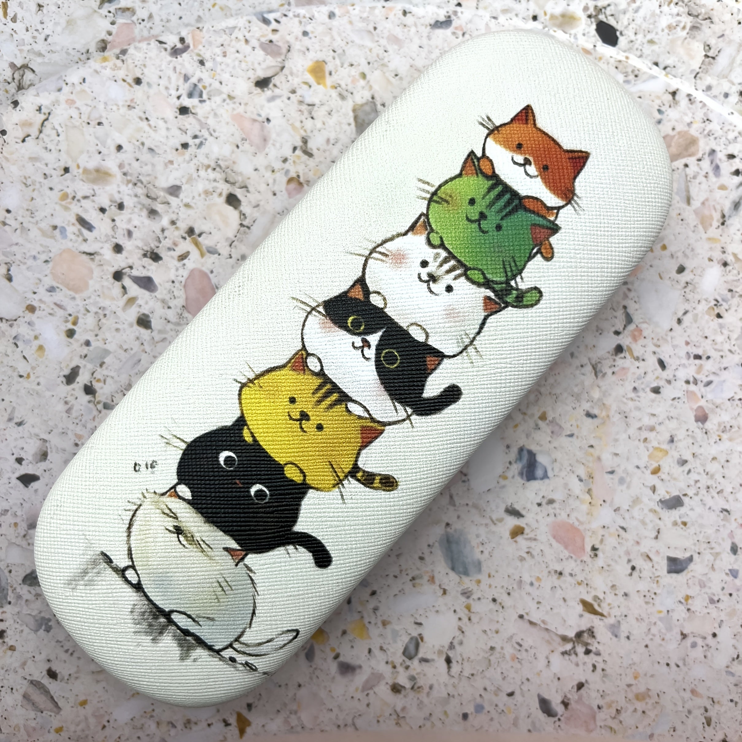Cat-Inspired Eyeglass Case with Iron Frame and Circular Kitten Motif for Prescription Glasses