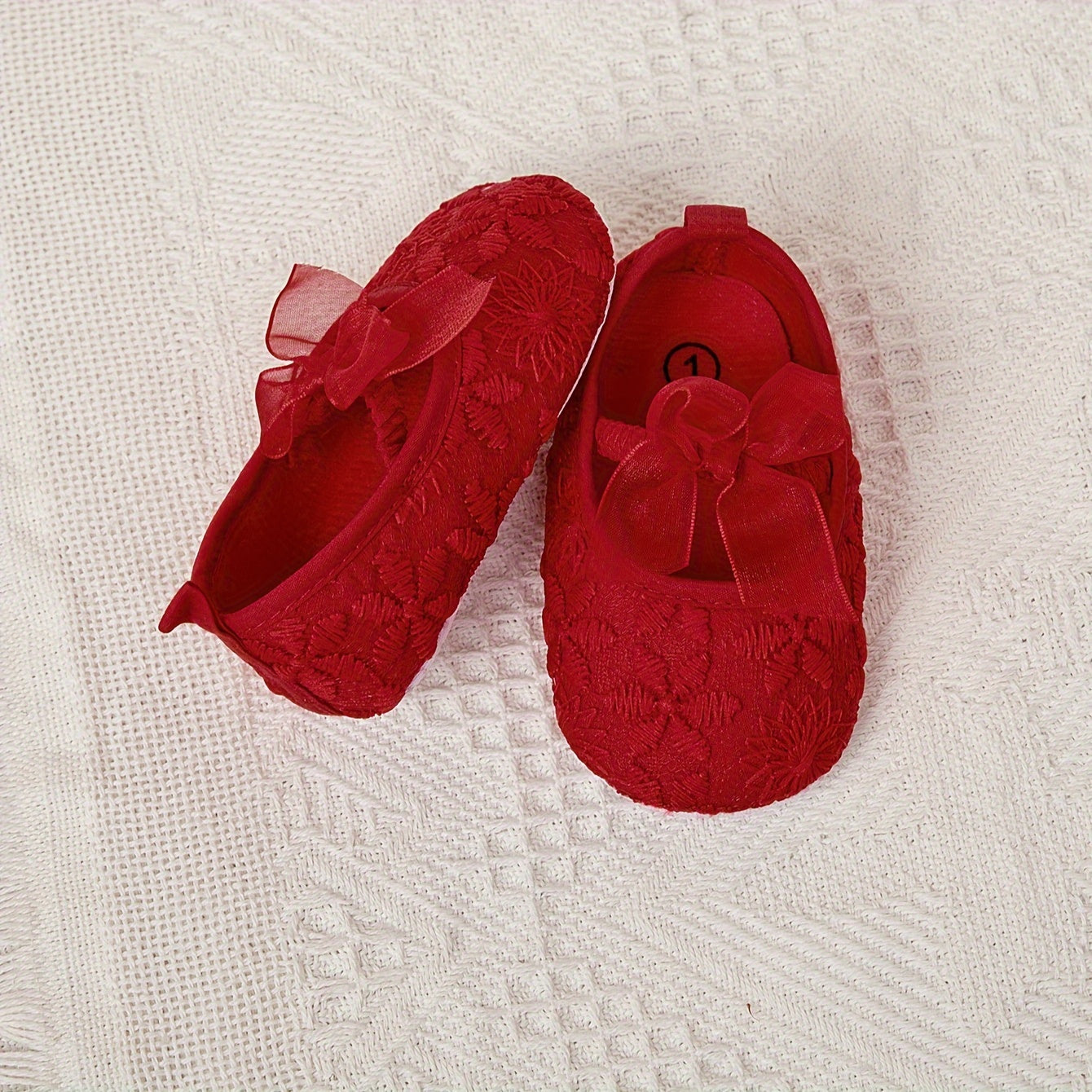 Kichkina qizlar Mary Jane poyabzali yumshoq taglik chiziqlari bilan gullar bilan bolalar poyabzali 0-15 oy uchun