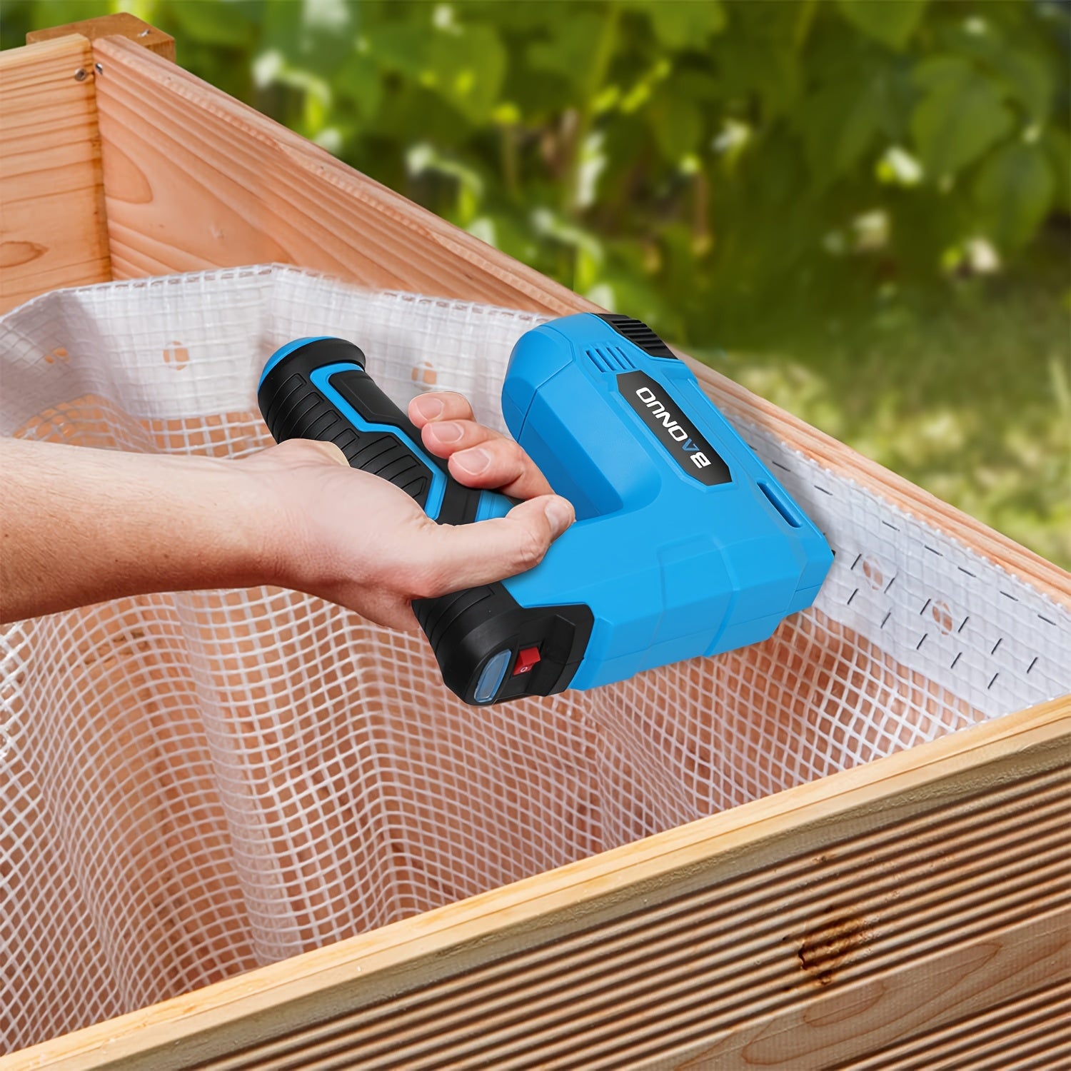 Cordless Lithium Battery Powered Nail Gun for Indoor Decoration and Woodworking