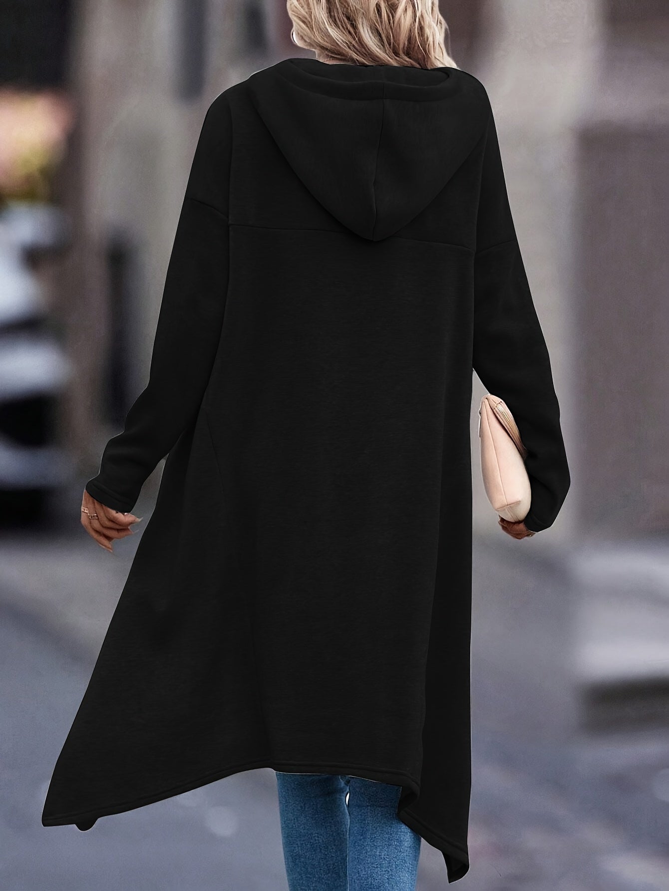 Plus o'lchamli uzun ko'ylakli yuqori pastki bo'yinli hoodie kanguru cho'ntagi bilan