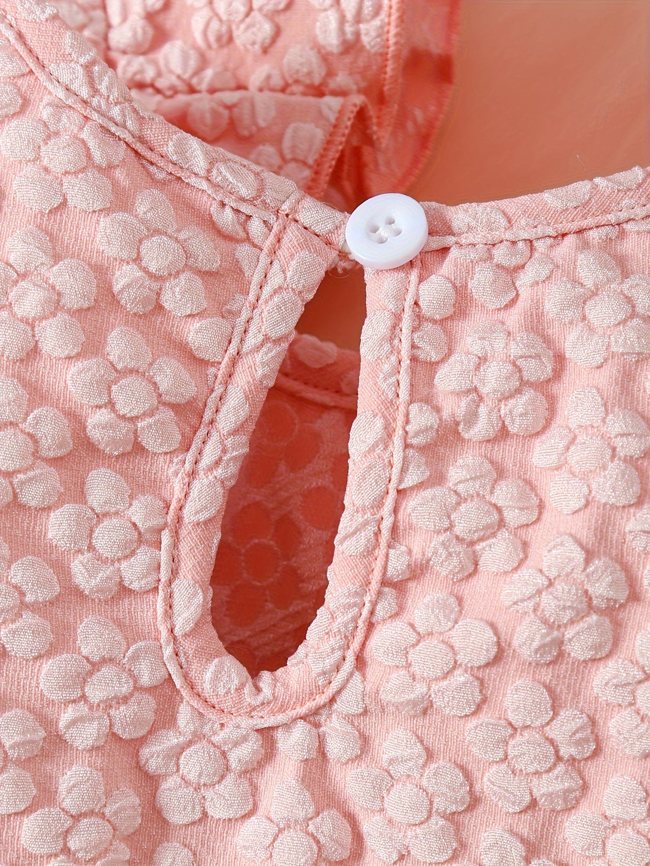 3-qismli qizlar yozgi kiyimi: Ruffle yengli, pushti kapalak bilan tikilgan tulladan yasalgan ko'ylak, polyesterdan yasalgan qirq qisma bluzka va bog'ichli boshband. Mashinada yuvish mumkin, maxsus tadbirlar yoki ochiq havoda kiyish uchun juda mos.