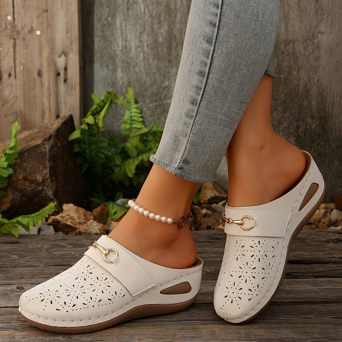 Women’s Summer Slide Sandals Lightweight Breathable Closed Toe Mules