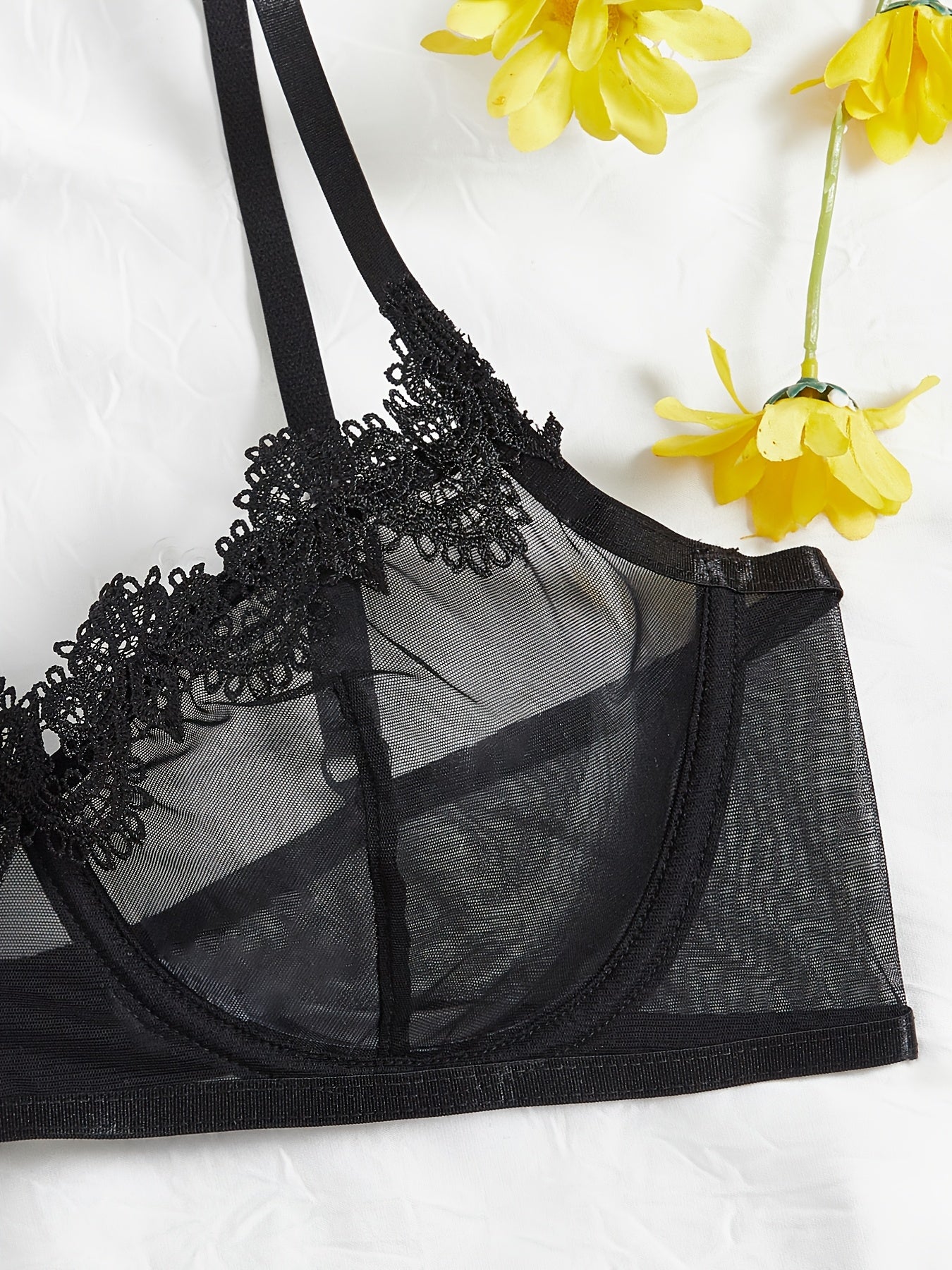 Элегантный черный комплект нижнего белья для женщин
