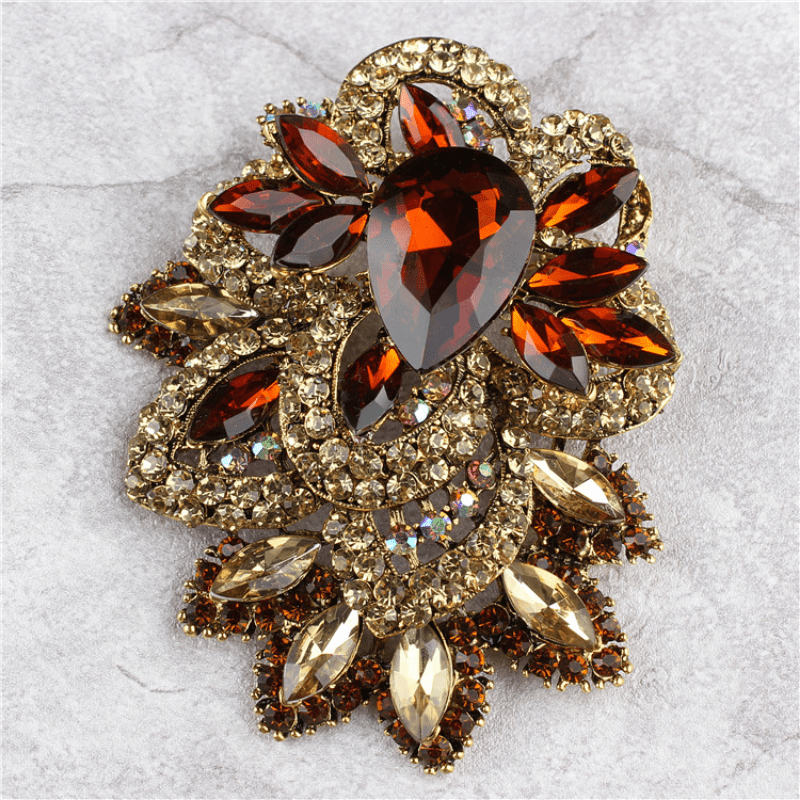 Elegant Flower-Shaped Rhinestone Brooch for Women Sparkling Jewelry Accessory for Parties