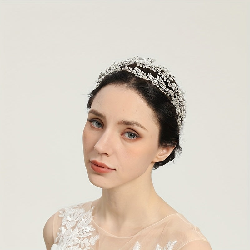 Silvery Rhinestone Bridal Tiara Wedding Headband with Crystal Accents and Alloy Design