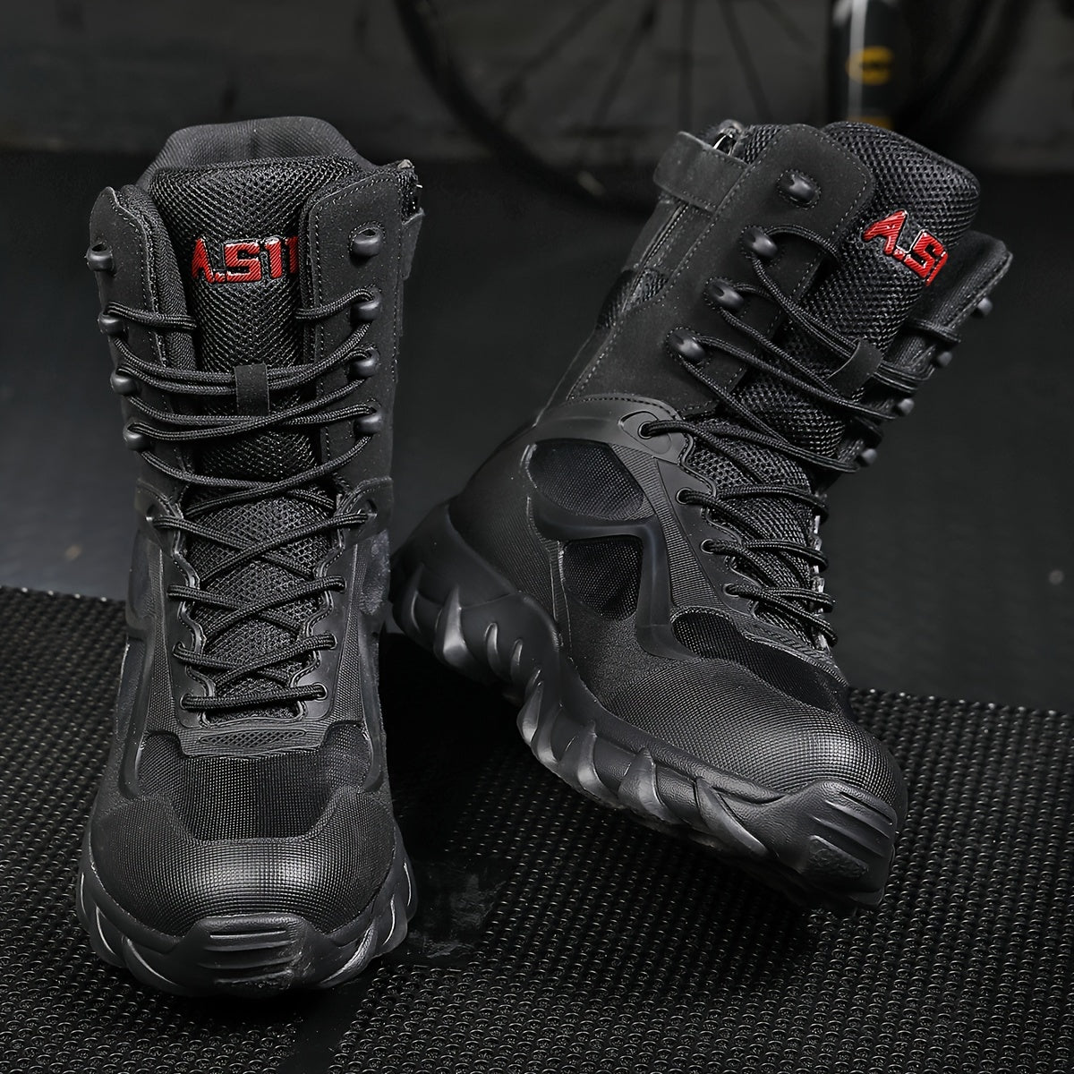 Men's High-Top Hiking Boots Breathable Fabric Non-Slip Soles All-Season