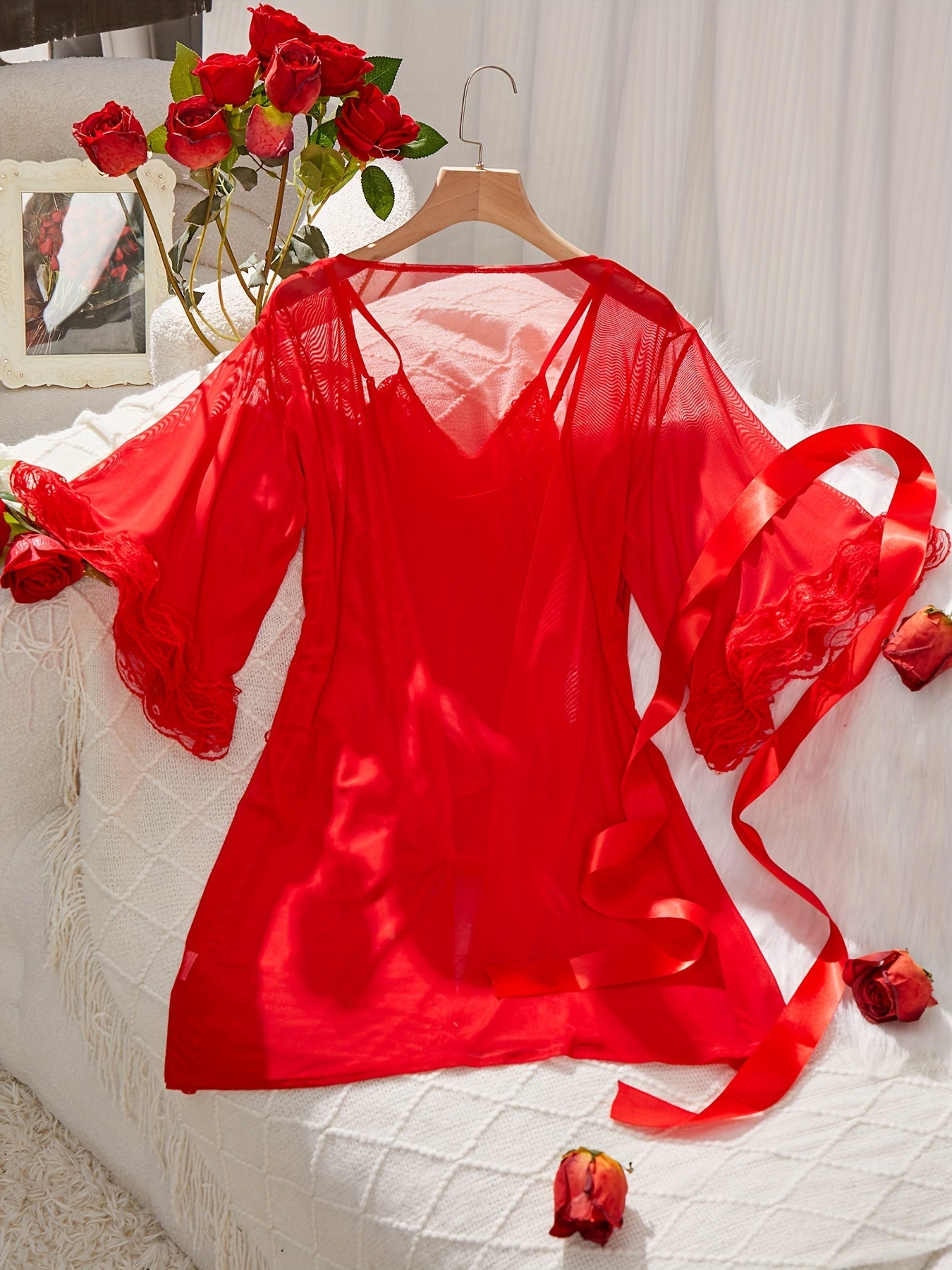 Ayollar uchun V-shaklidagi bodi va robe bilan sexy dantel ichki kiyim to'plami