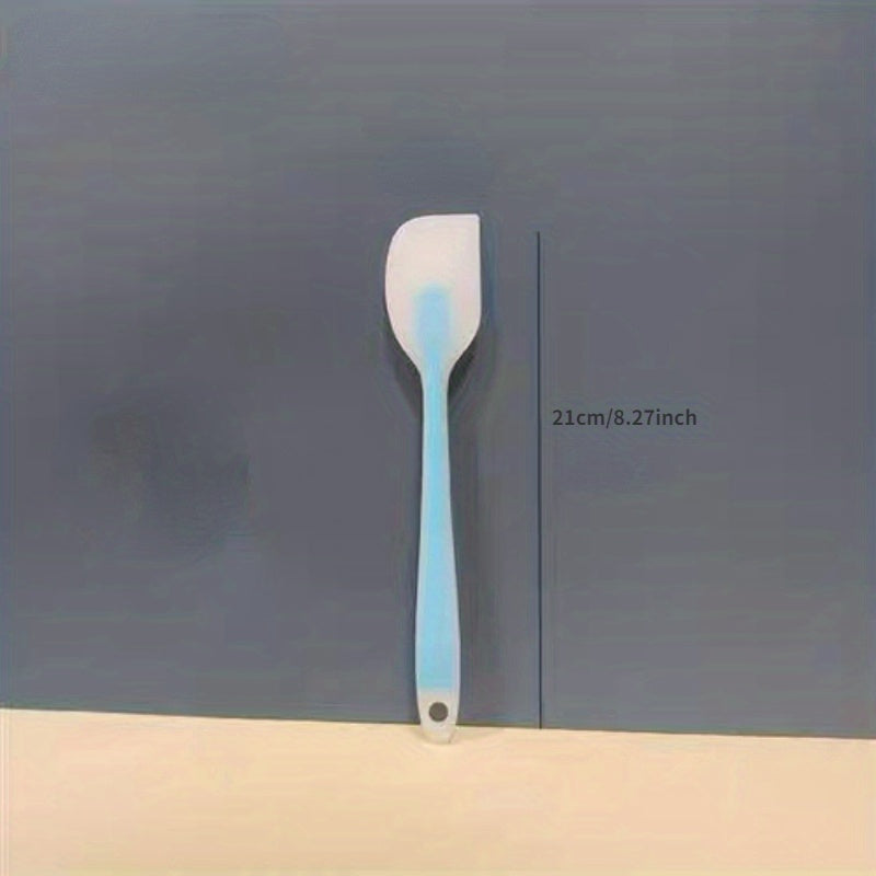 Ko'p funksiyali silikon qirqish to'plami pishirish uchun ikki o'lchamni o'z ichiga oladi, mustahkam va issiqqa chidamli materialdan tayyorlangan, turli ranglarda mavjud.