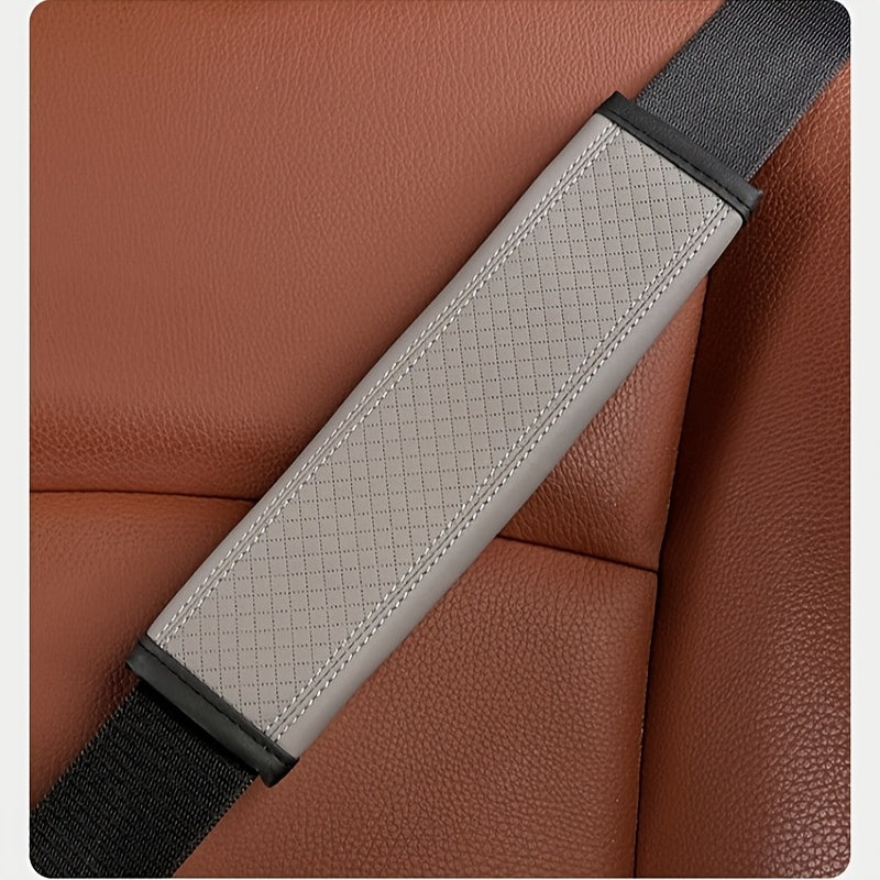 Universal PU teri avtomobil o'rindiq kamarining qopqog'i, tekislangan naqsh, qulaylik va xavfsizlik
