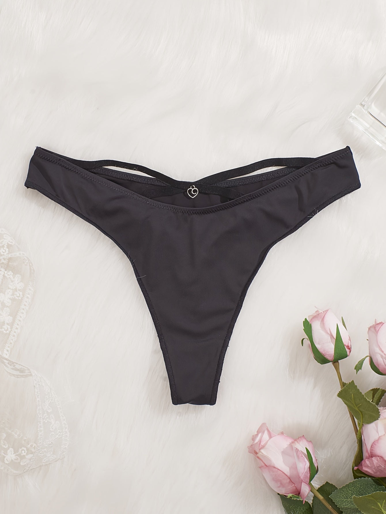 Colgante de corazón en fina cuerda para joyería sensual